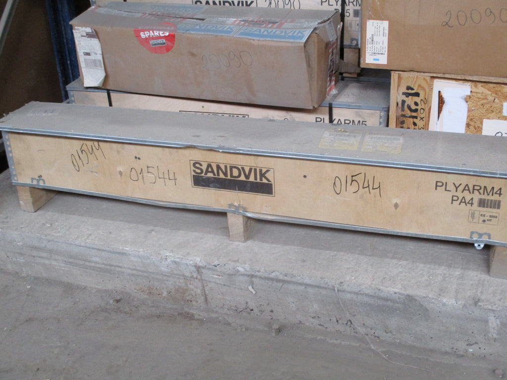 Sandvik D245S: SHAFT, MAST PIVOT