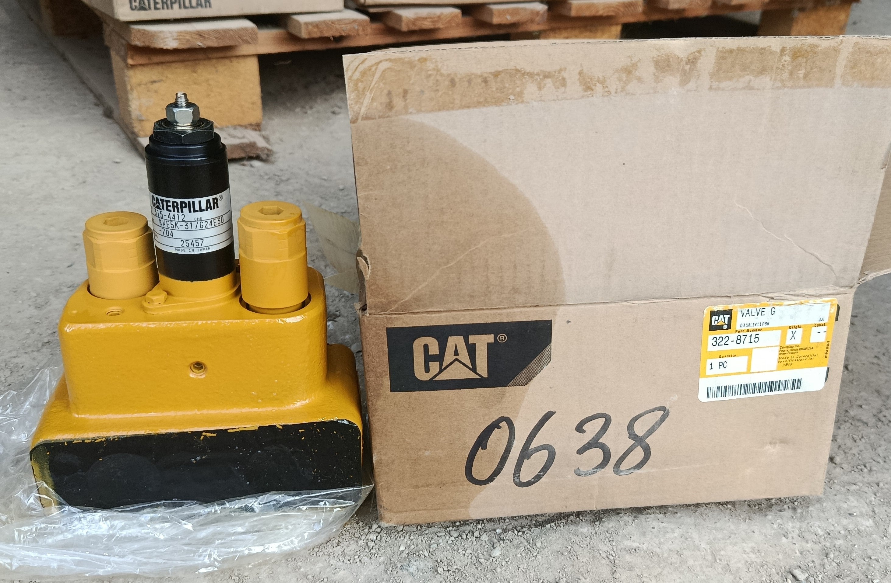 CAT-322C EXCAVATOR: Valve GP Solenoid