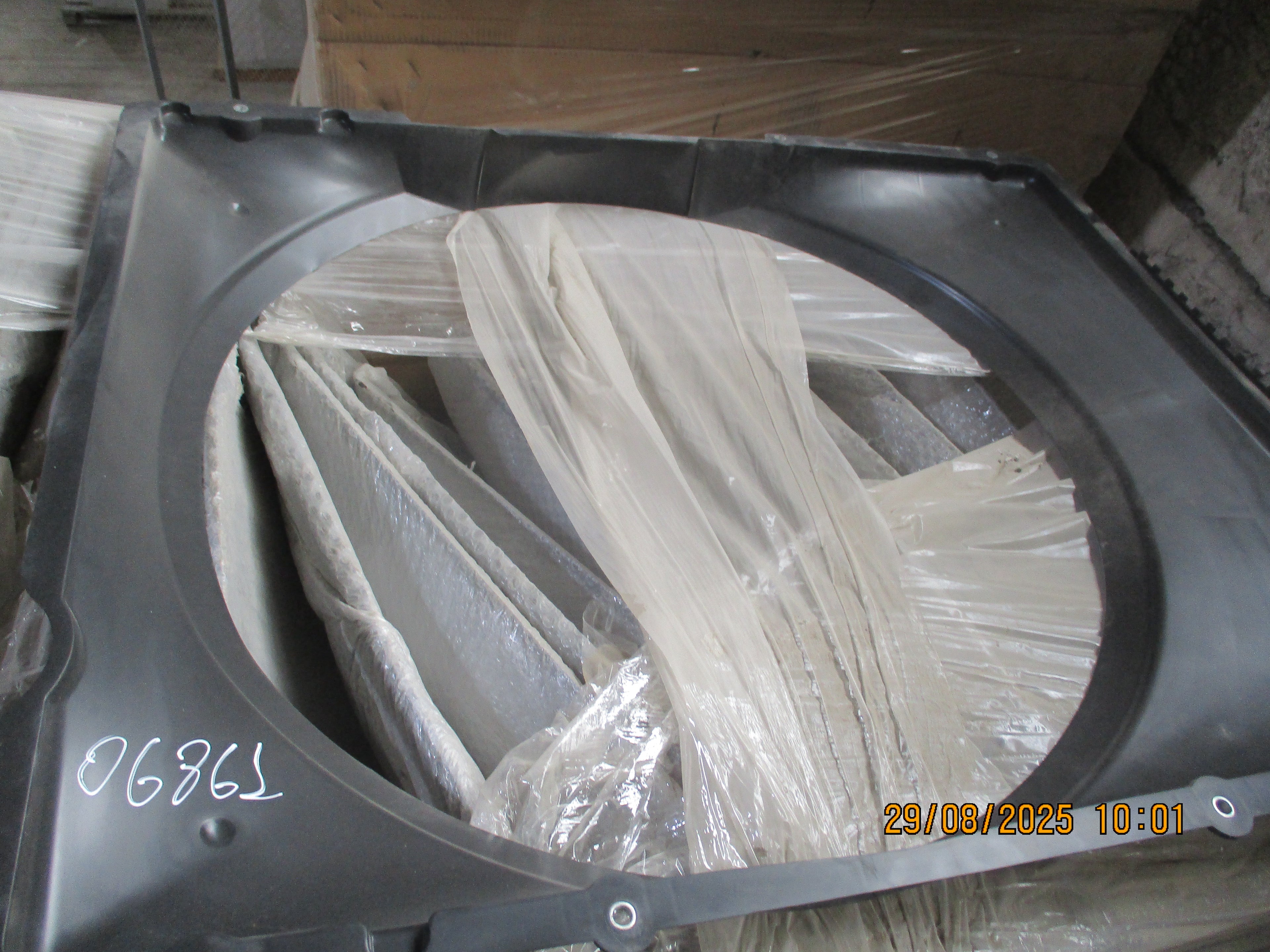 Volvo FMX 440: Fan housing