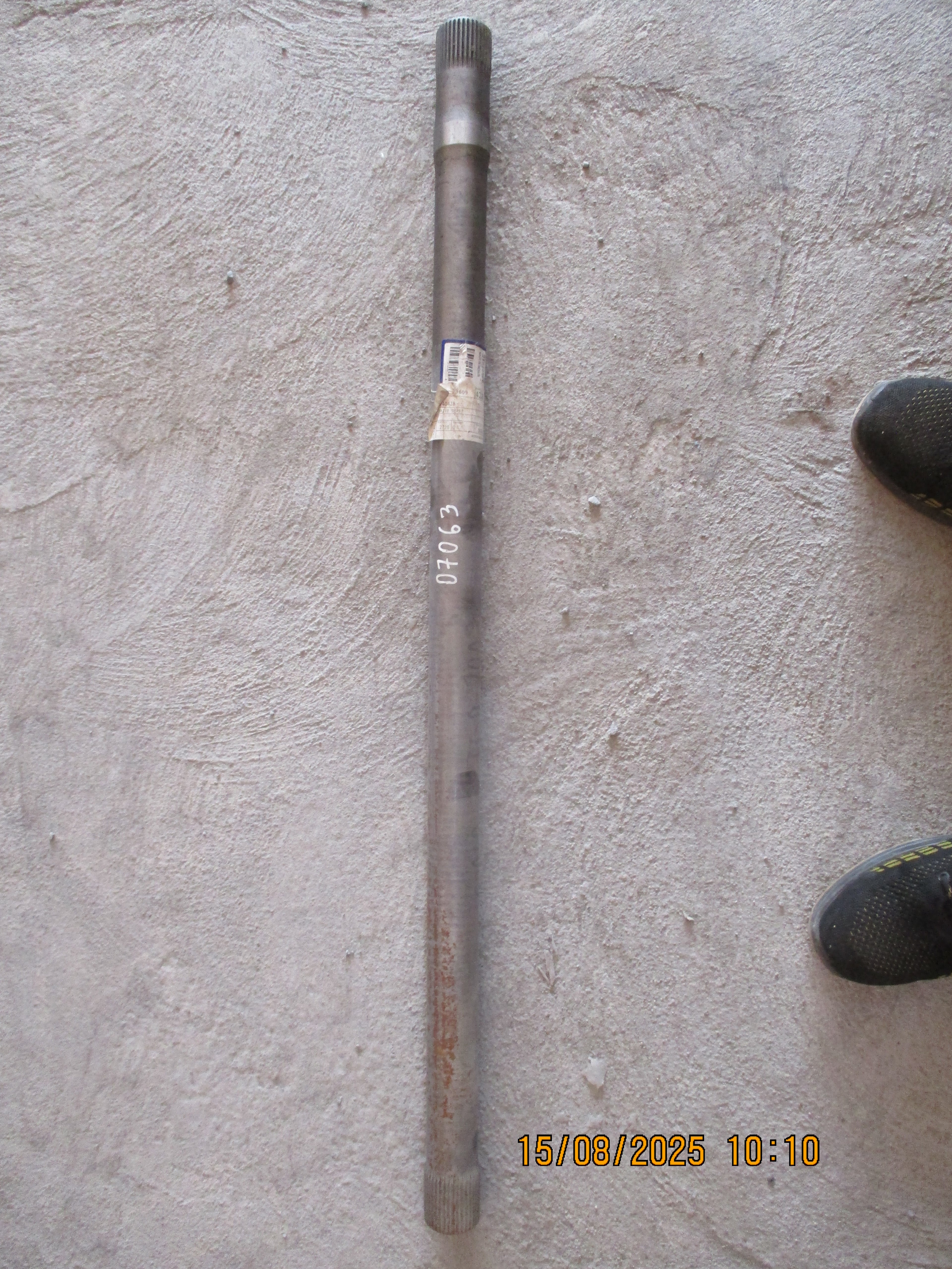 Volvo FMX 440: Left half shaft