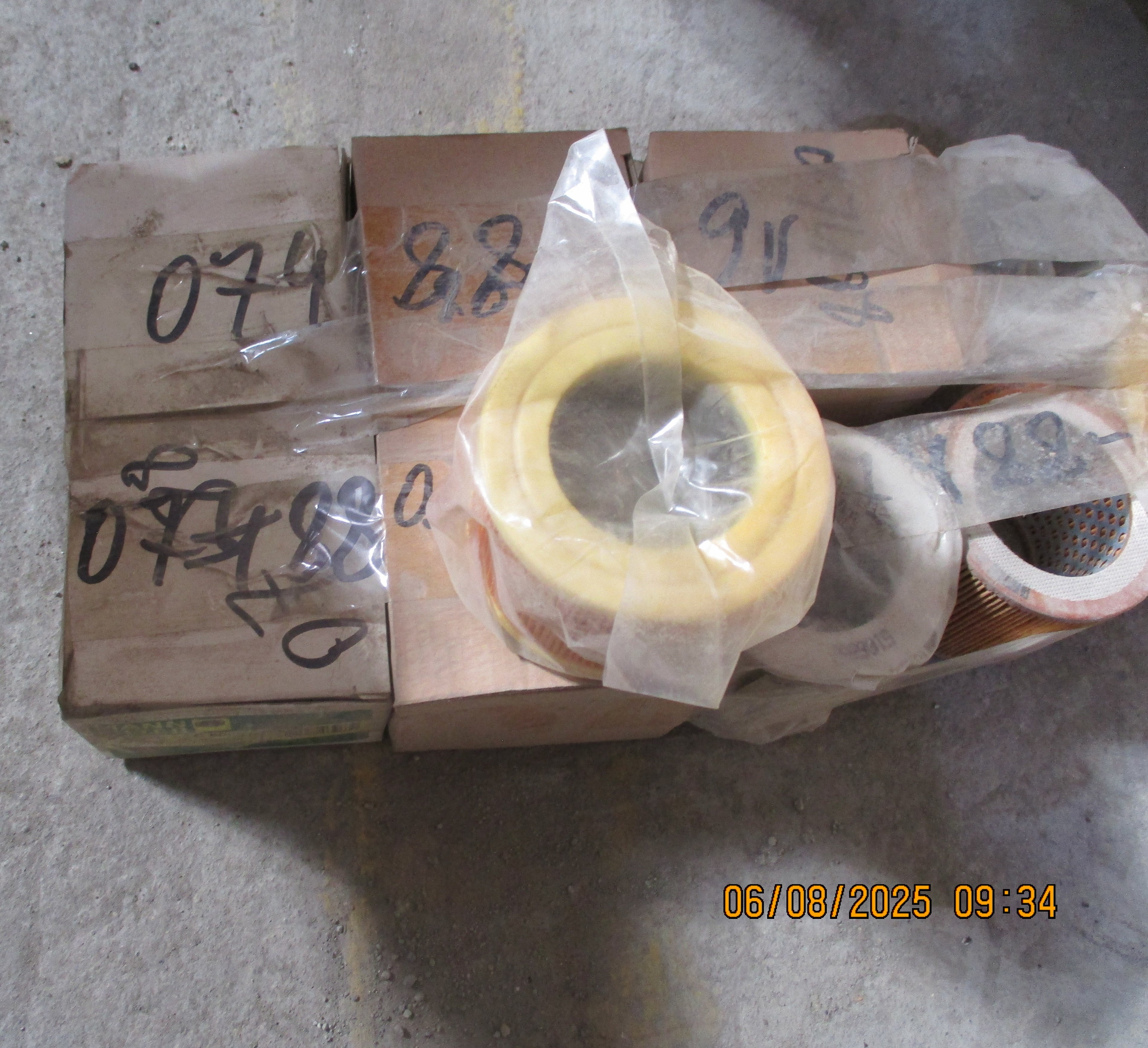 Hyva LIEBHERR Dump Truck: Air filter