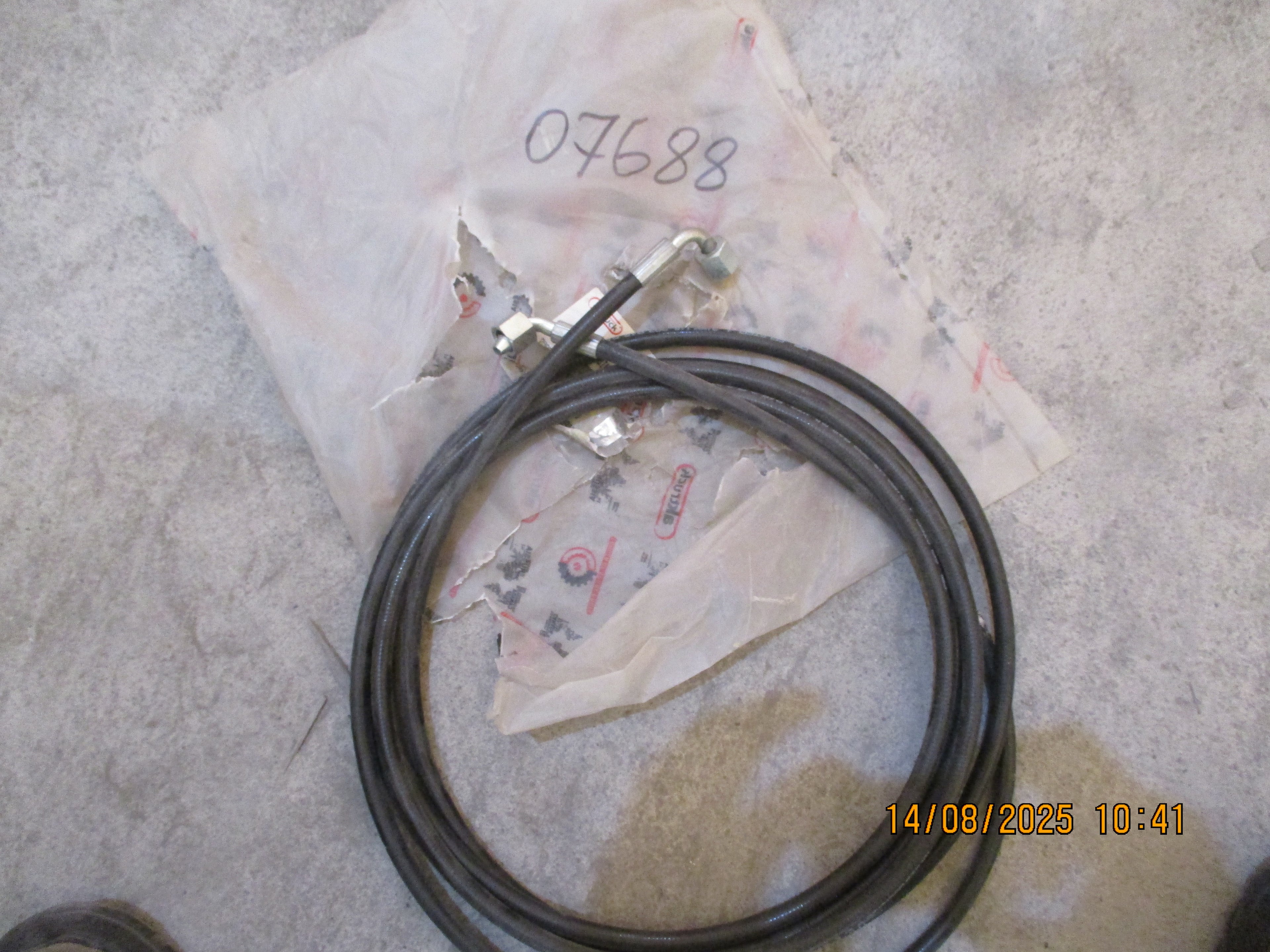 Volvo FMX 440: Hose Line