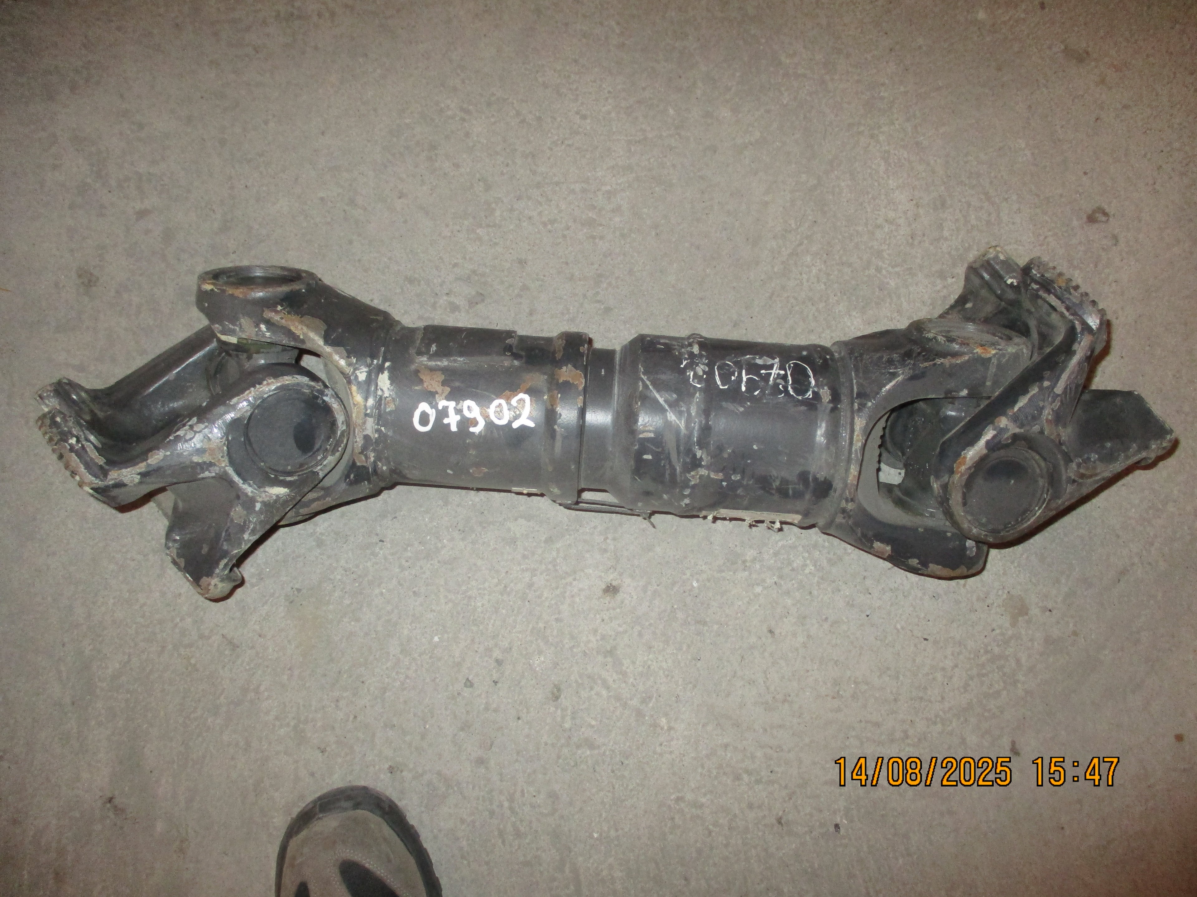Volvo FMX 440: Propeller shaft