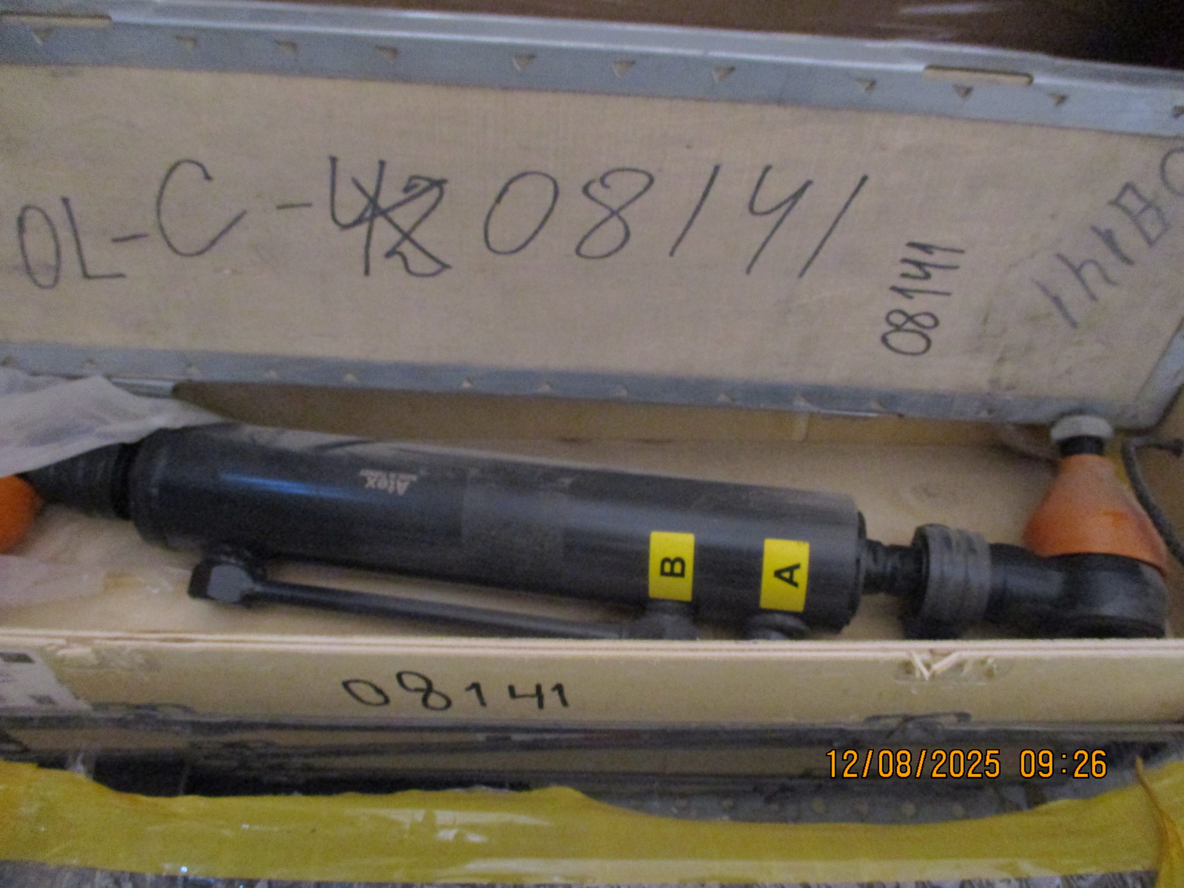 Volvo FMX 440: Steering Cylinder