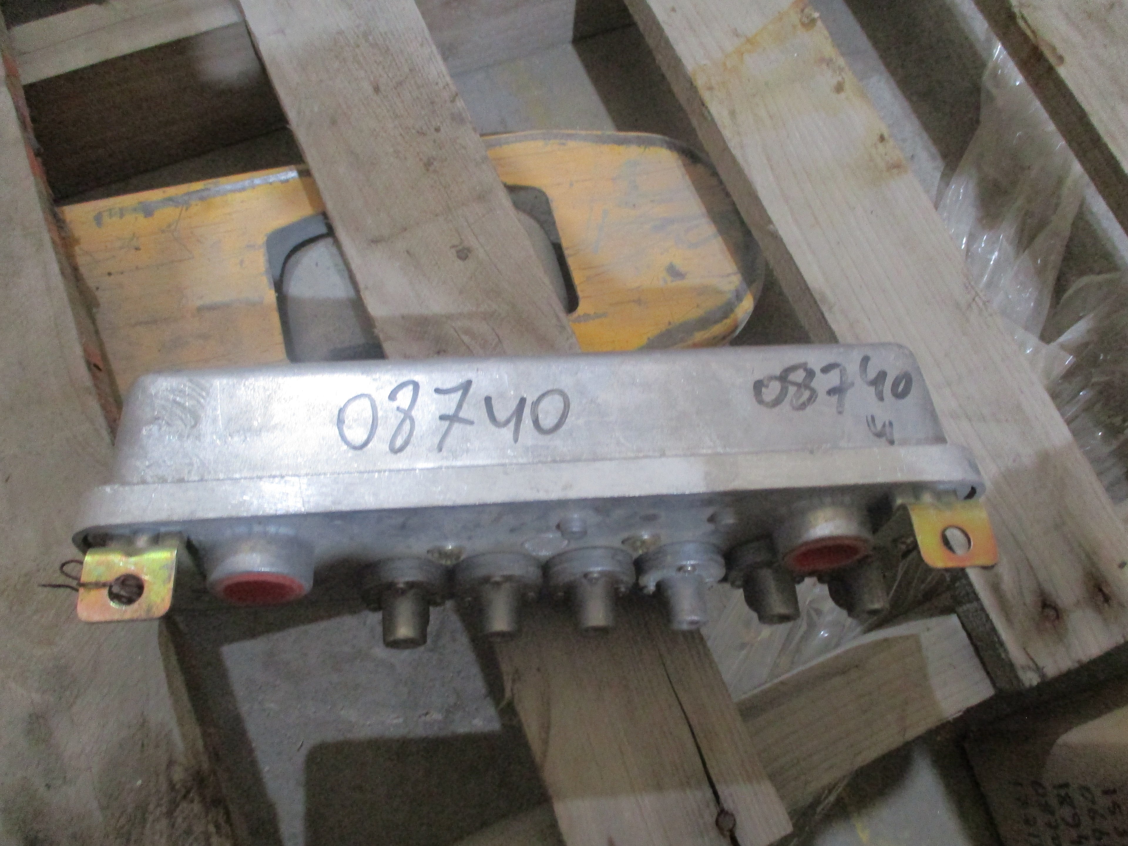 SANDVIK Drilling rig: ENCLOSURE, PILOT VALVE
