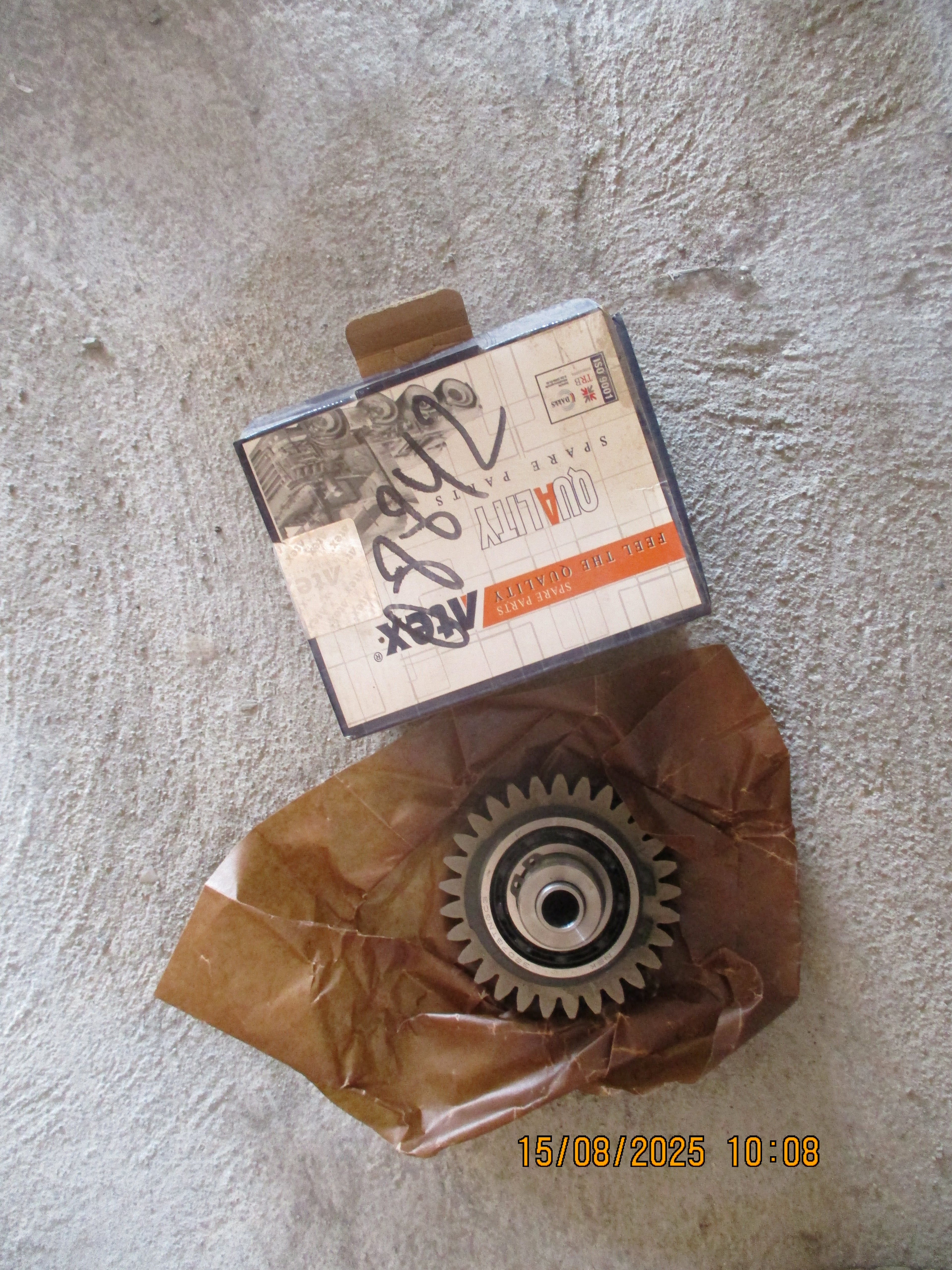Volvo FMX 440: Idler Gear