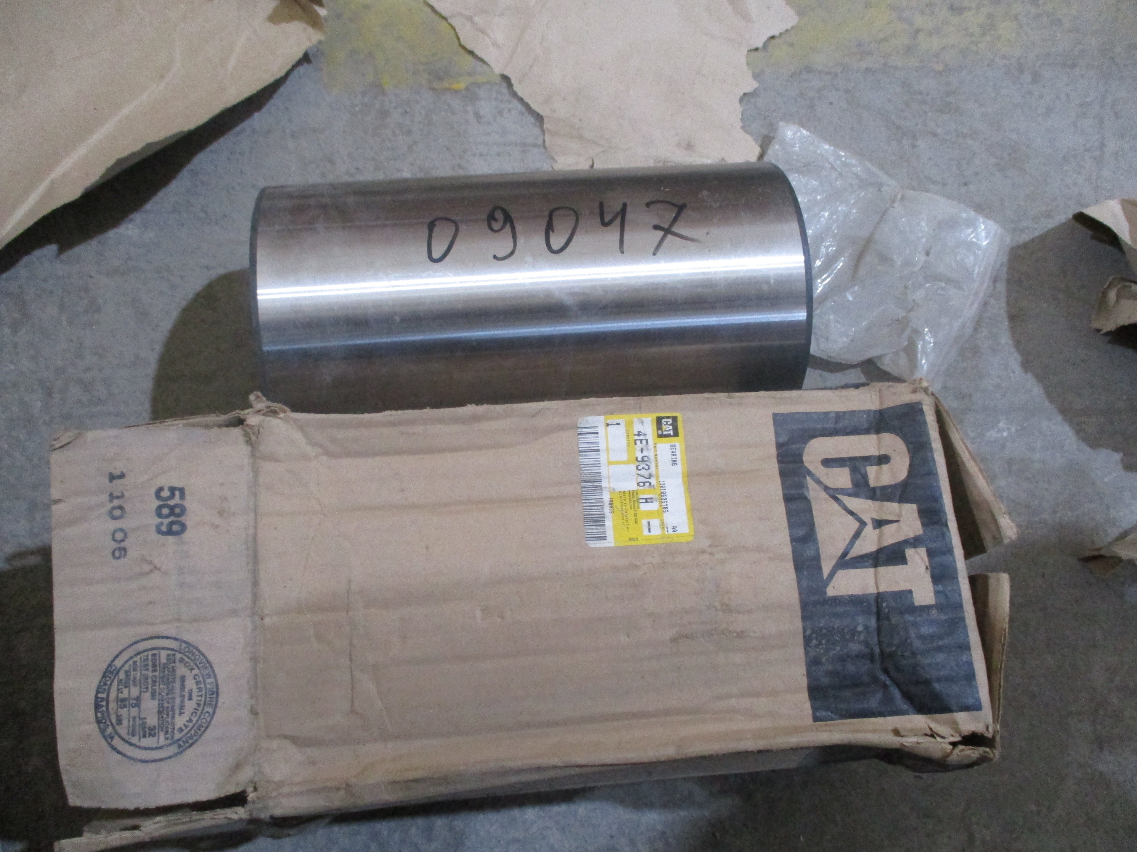 CAT EXCAVATOR -385C: Bushing pipe