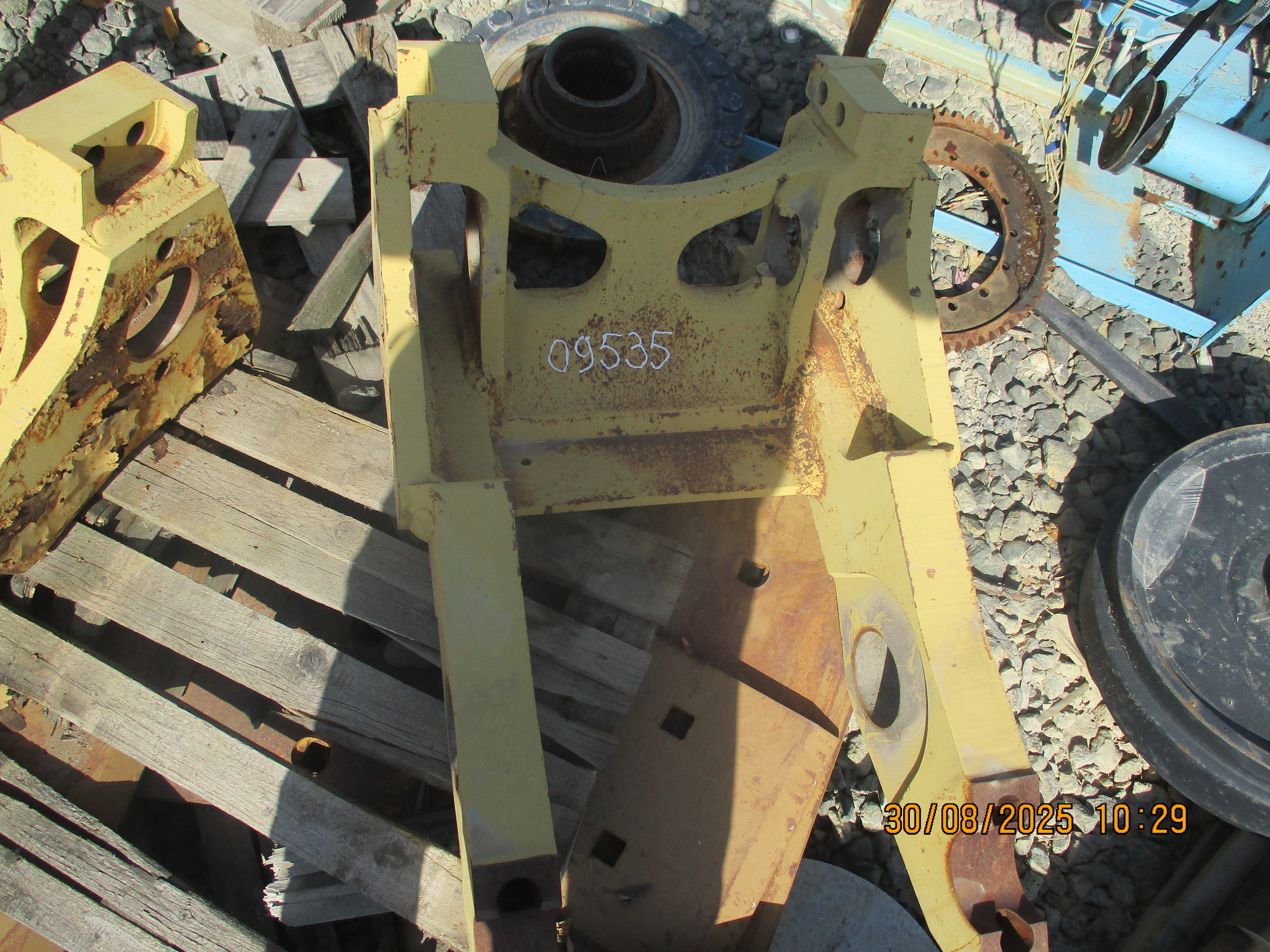 CAT D9L: Front balancer