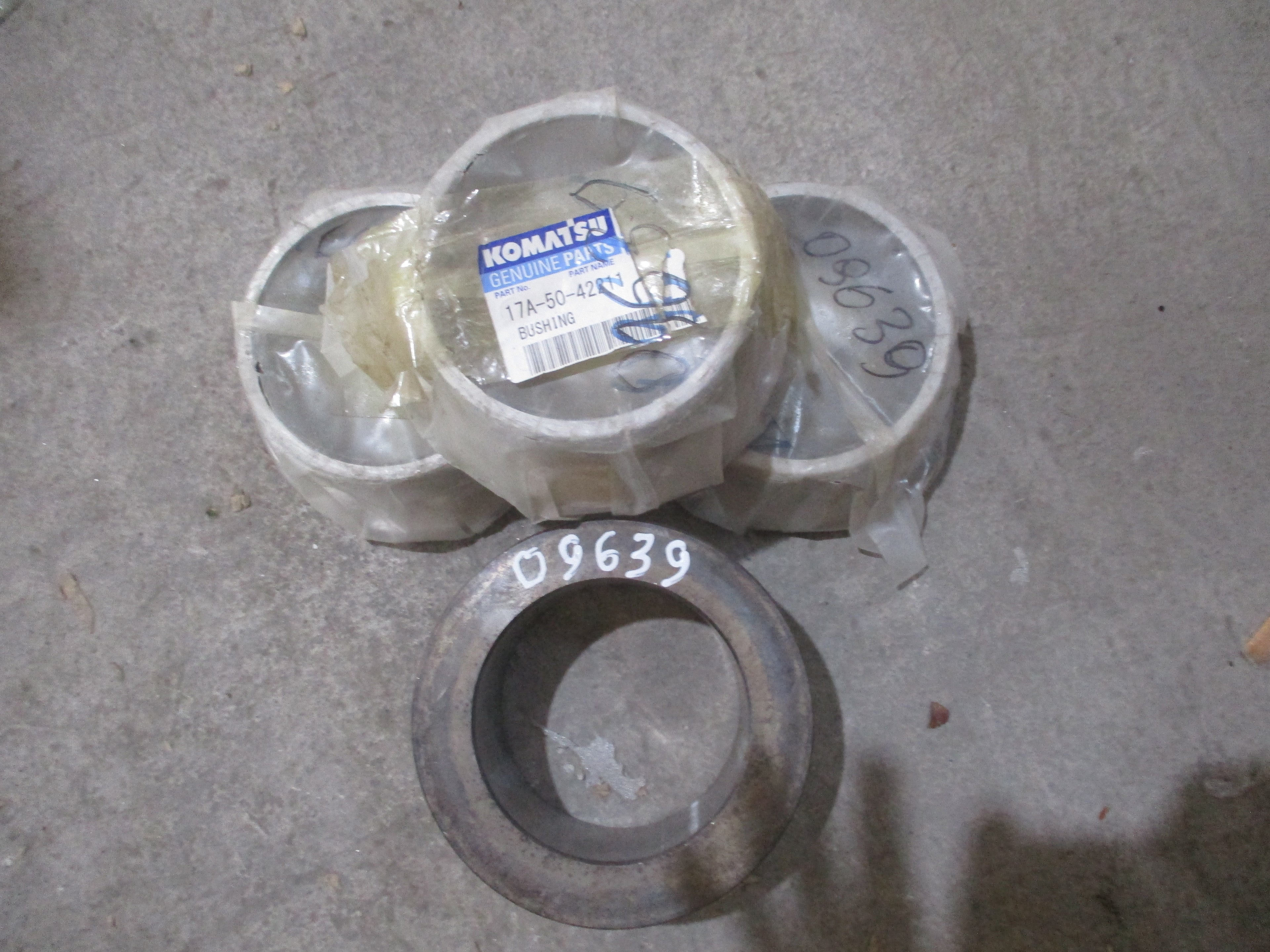 Komatsu D155A-6 DOZER: BUSHING