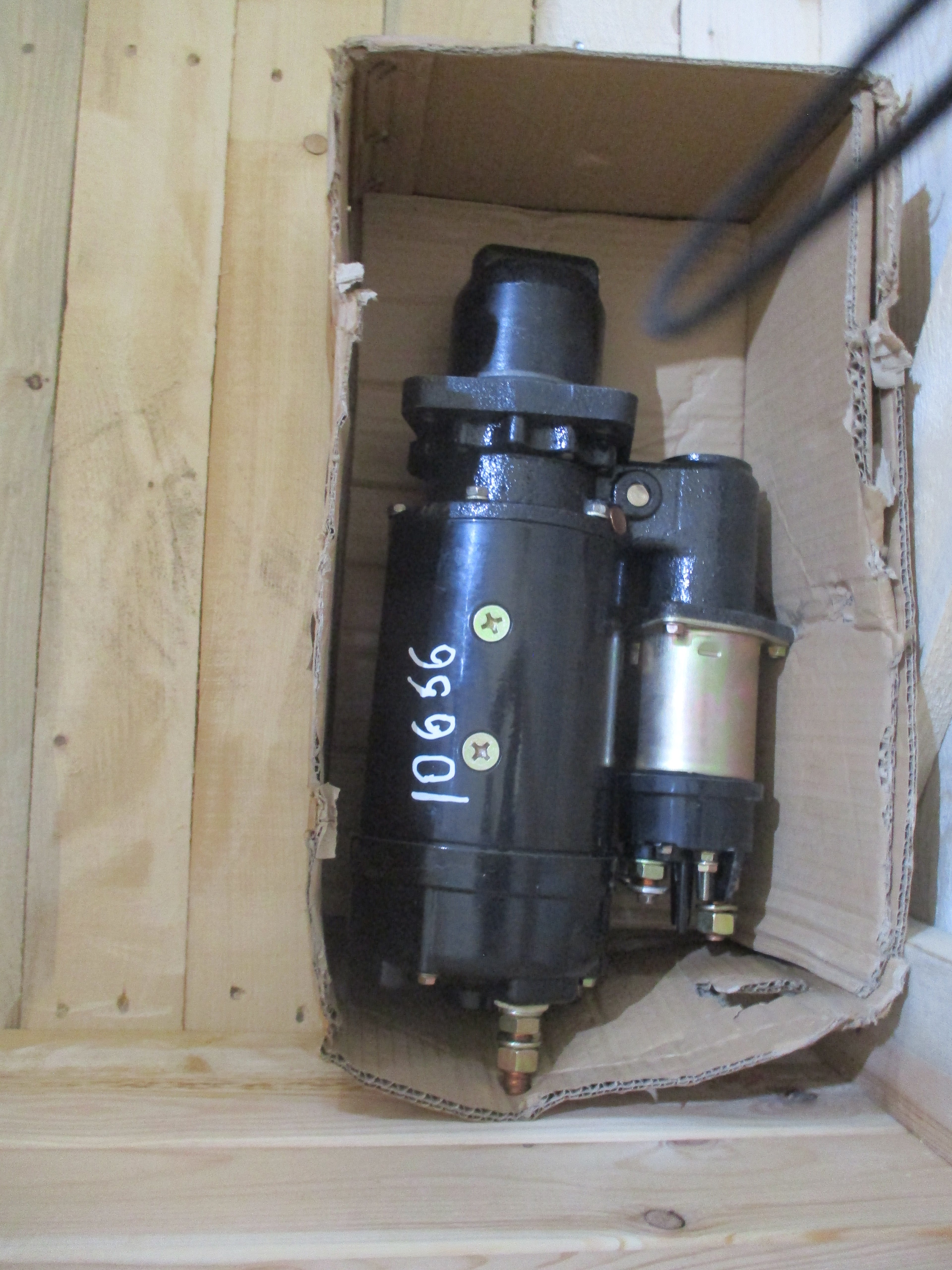 Caterpillar equipment: Electric starter motor