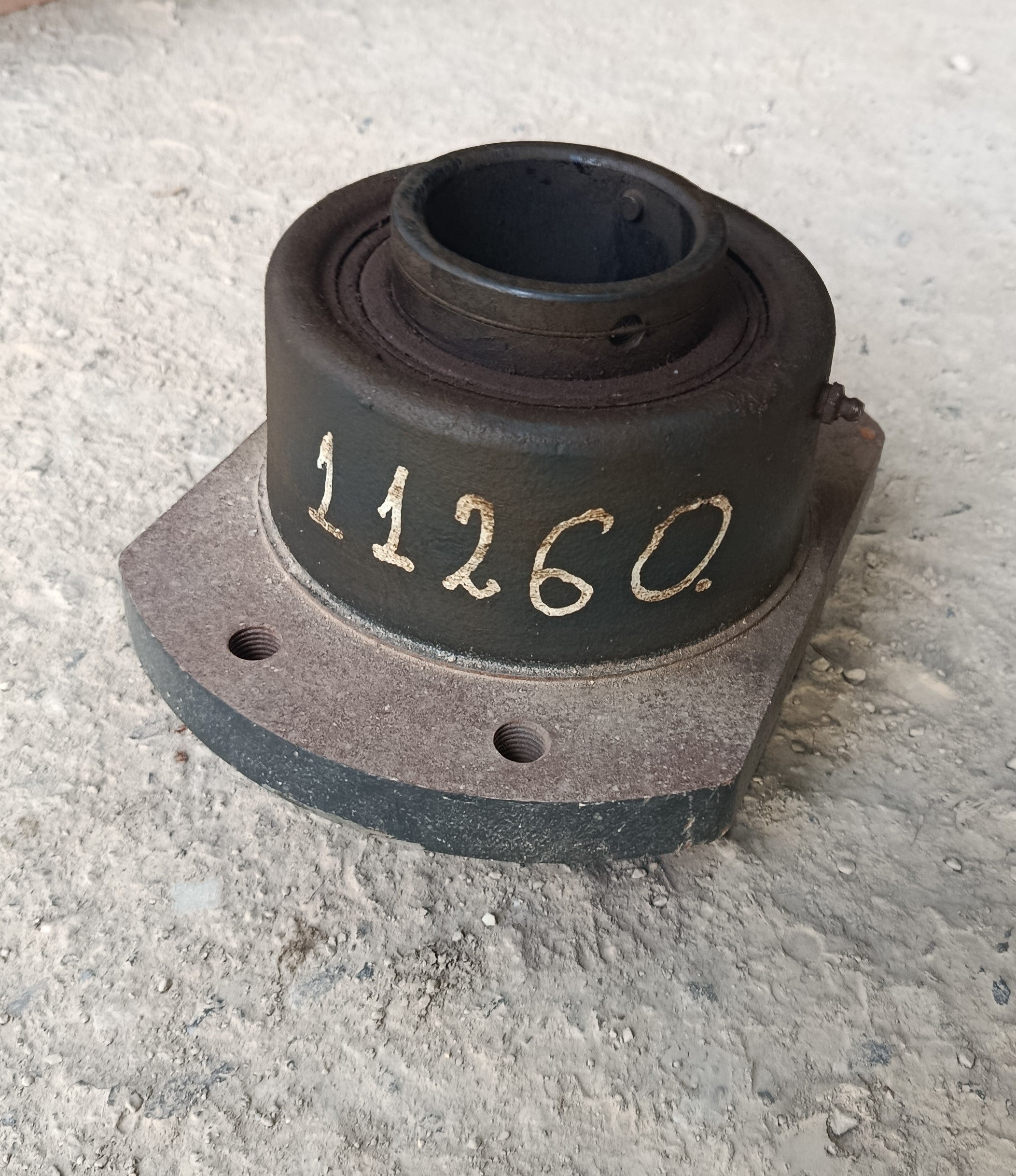 Caterpillar Excavators: Bearing assembly