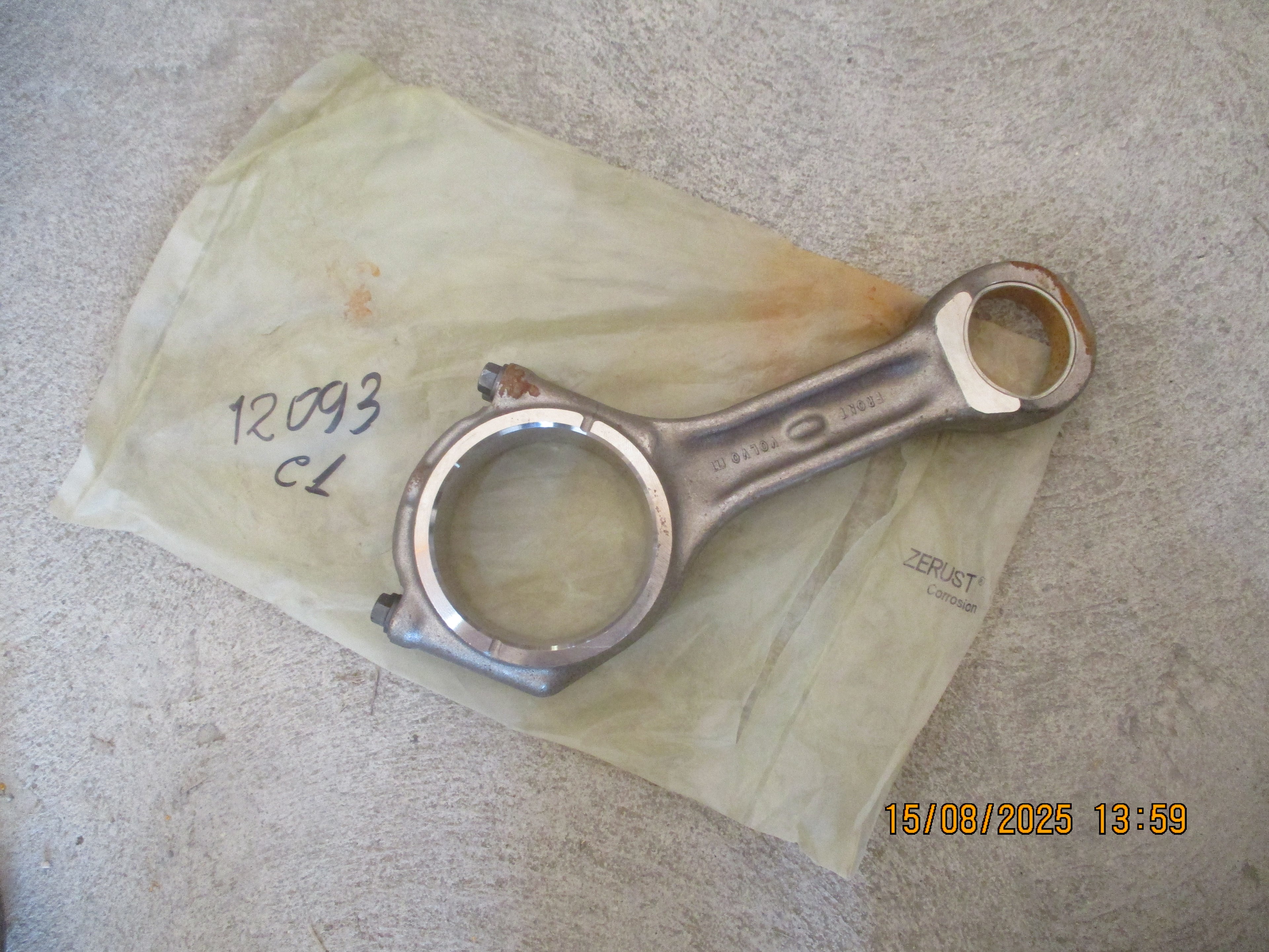 Volvo FMX 440: Connection Piston Rod
