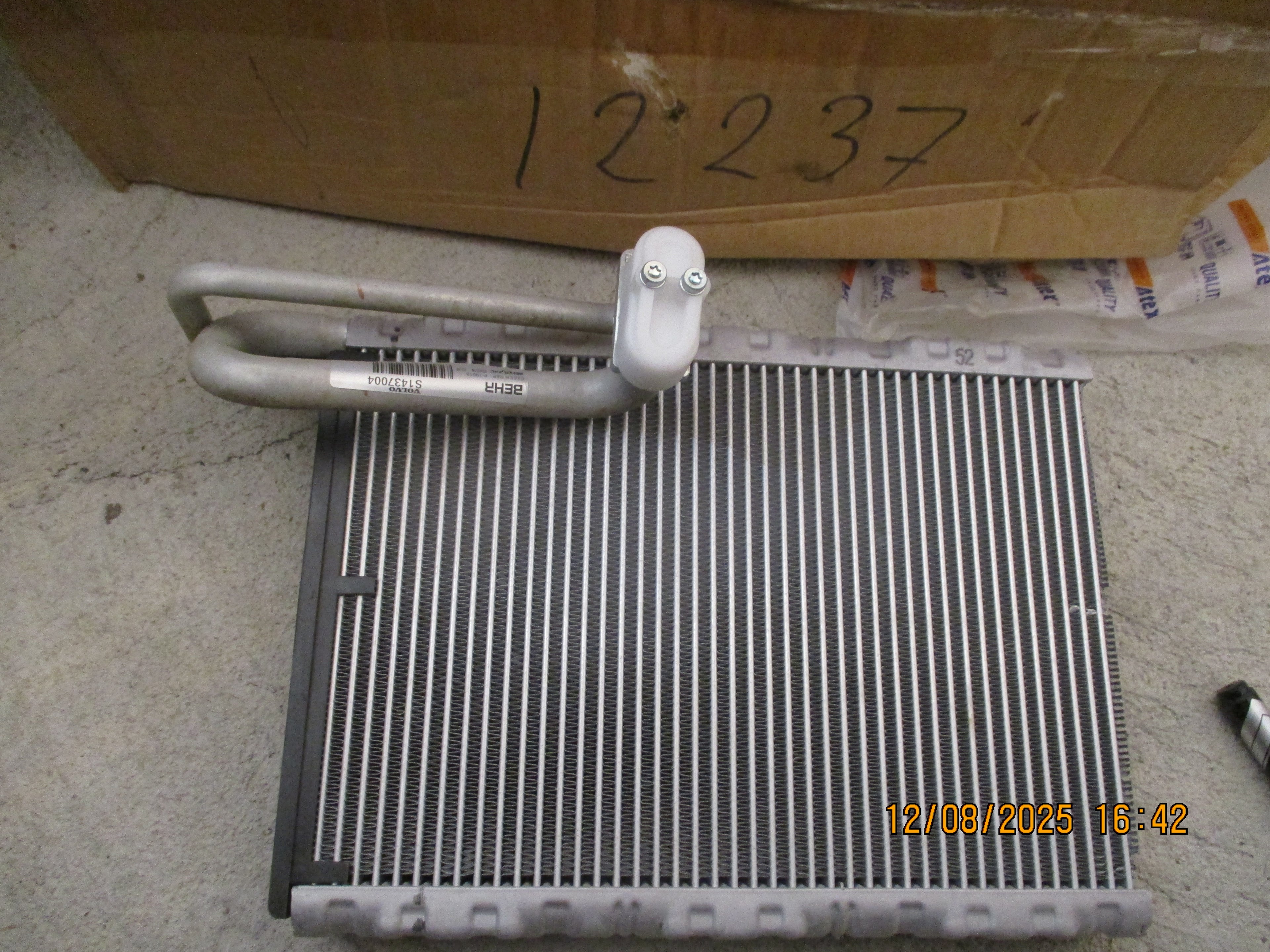 Volvo FMX 440: Evaporator (air conditioning)