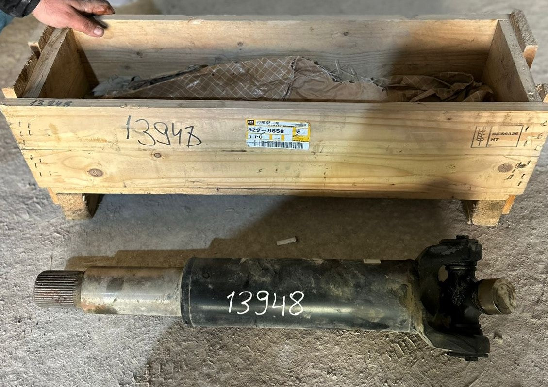 CAT-972G LOADER: UNIVERSAL JOINT Group