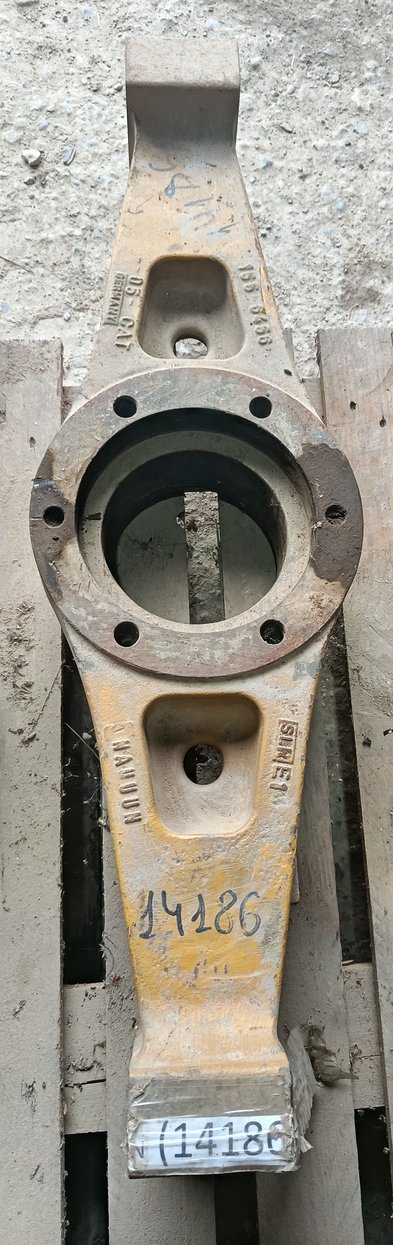 CAT-972G LOADER: SUPPORT-TRUNNION