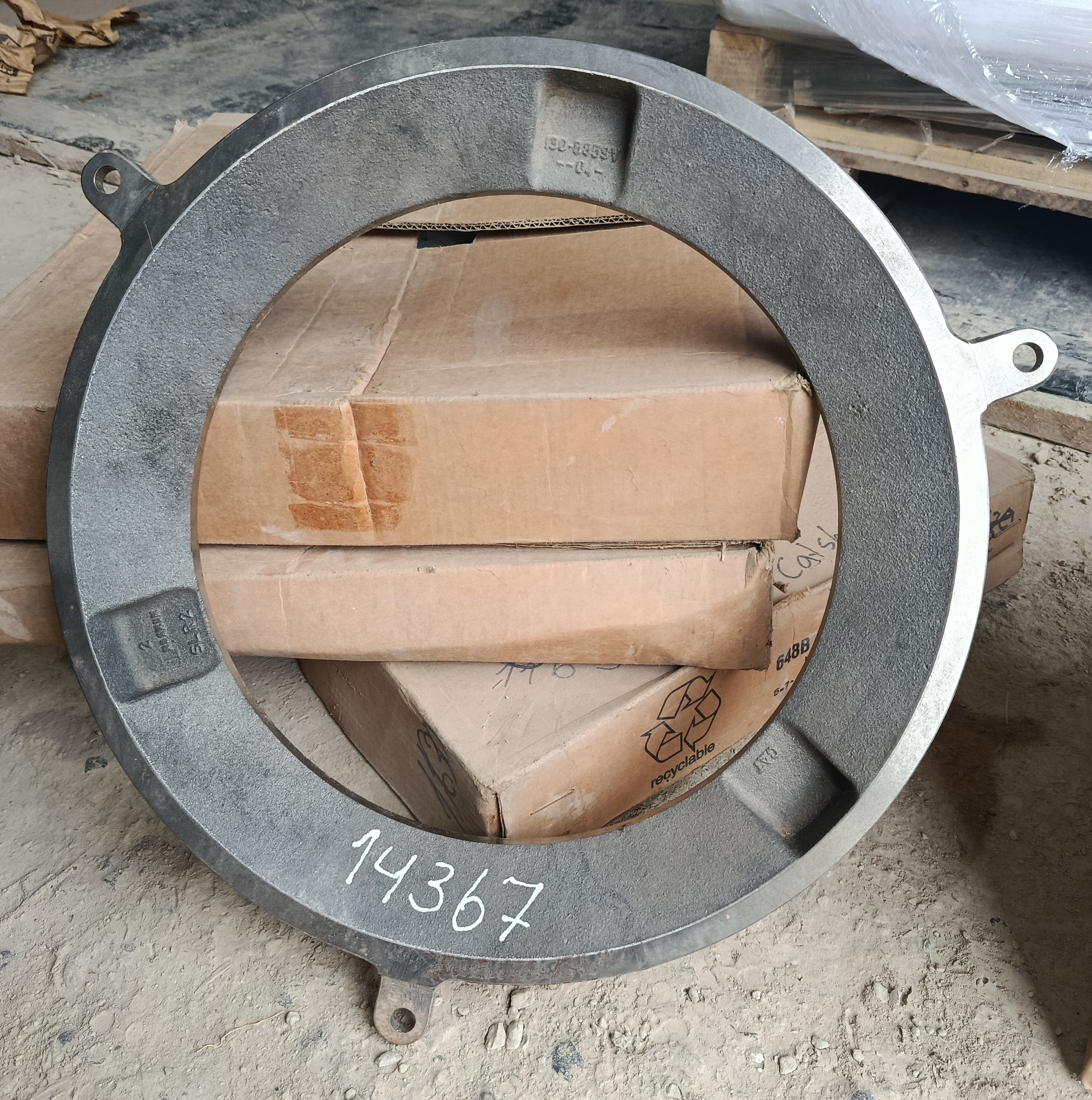 CAT 966G Wheel Loader: Reaction Plate