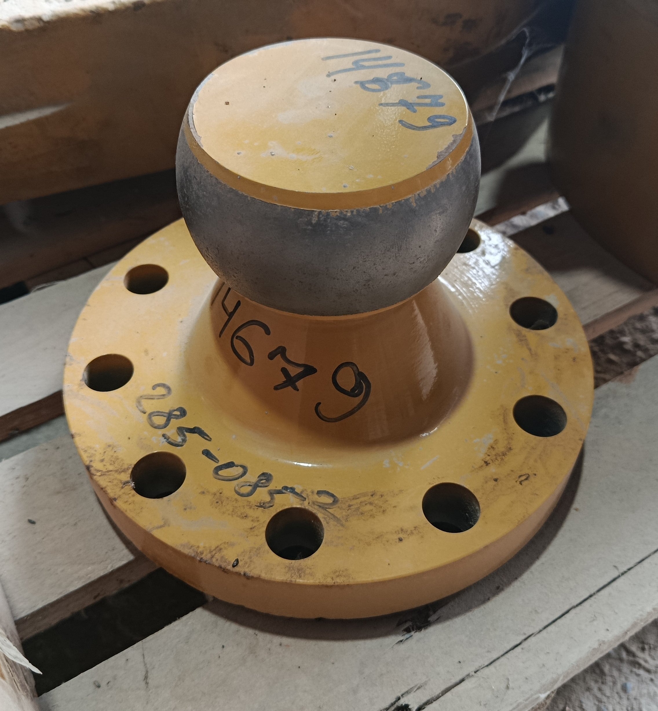 CAT-D6R  DOZER: Bulldozer Trunnion