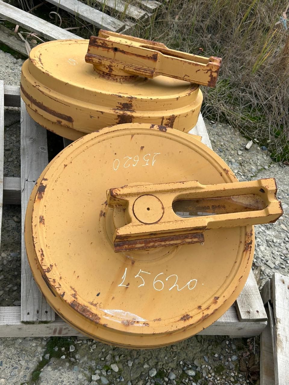 CAT 330 C Excavator: IDLER GP-FRONT