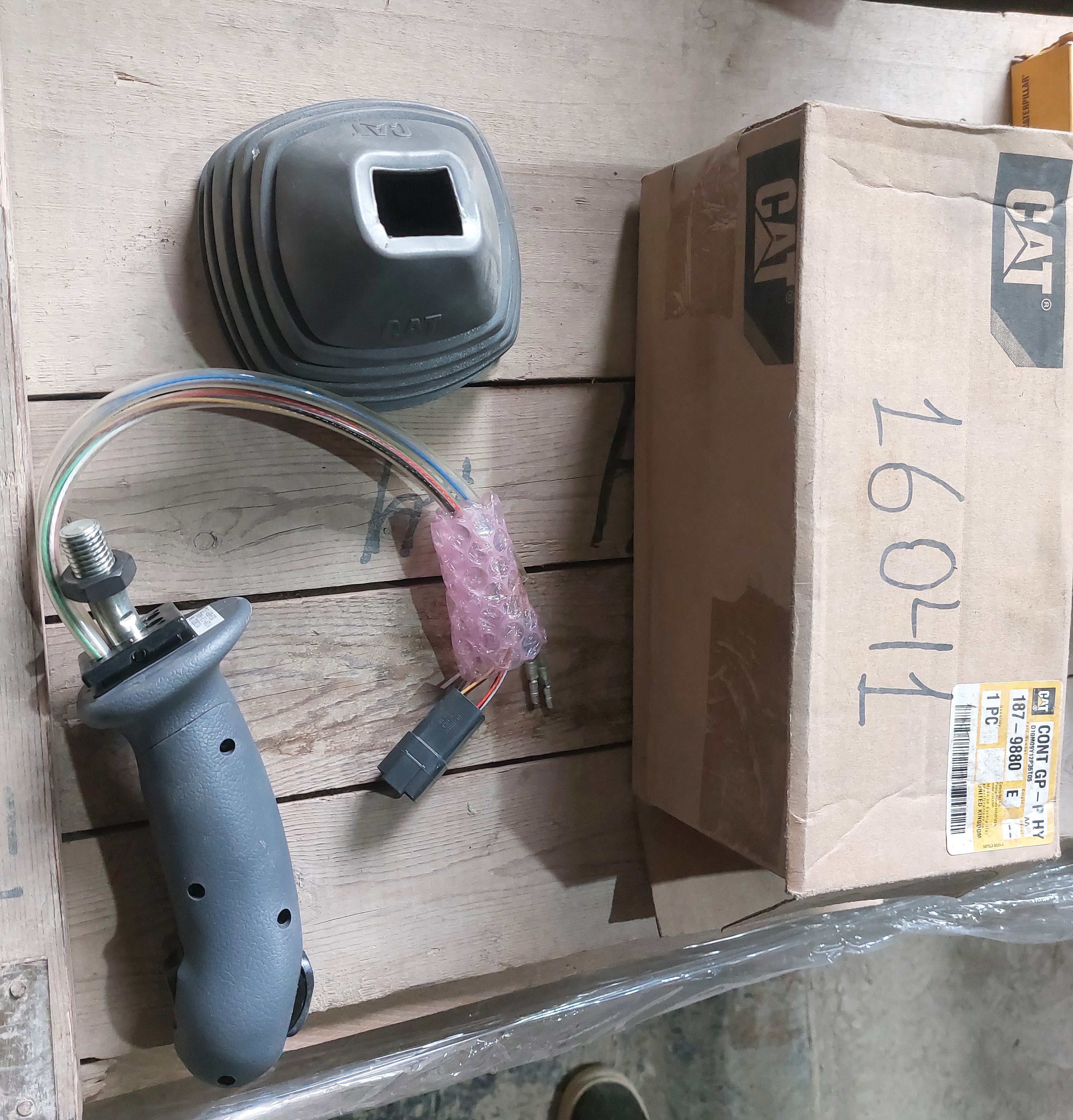 CAT 330 C Excavator: Control GP Handle LH