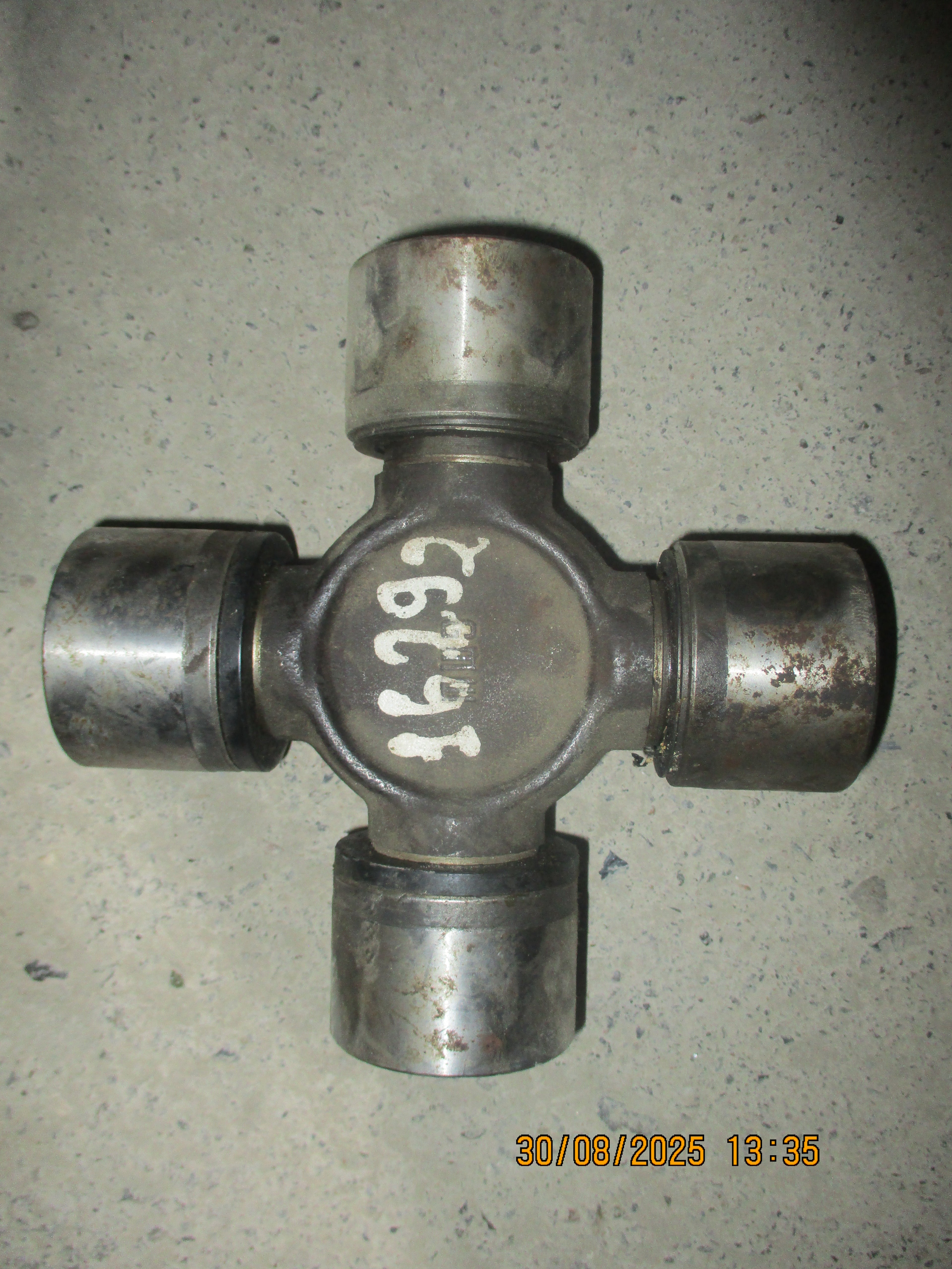 Renault Trucks: Joint Cross