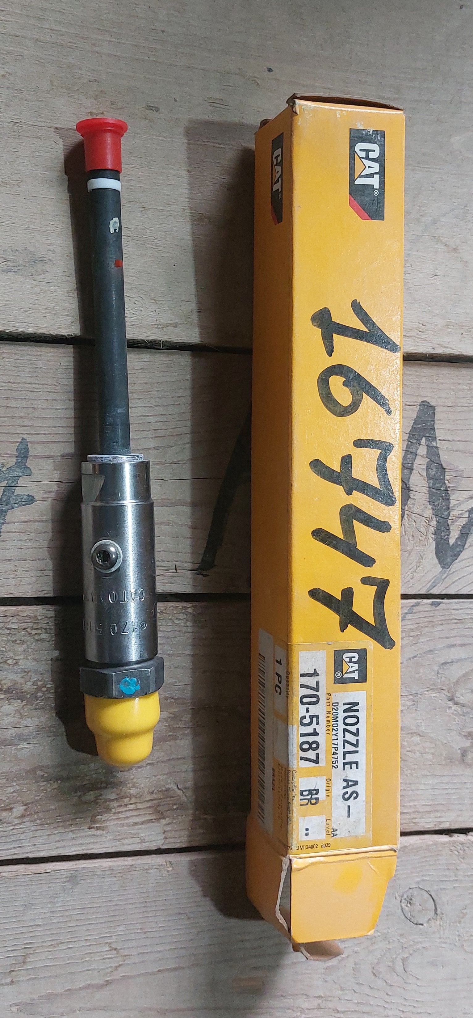CAT D6H Crawler Tractor: Fuel Valve Nozzle