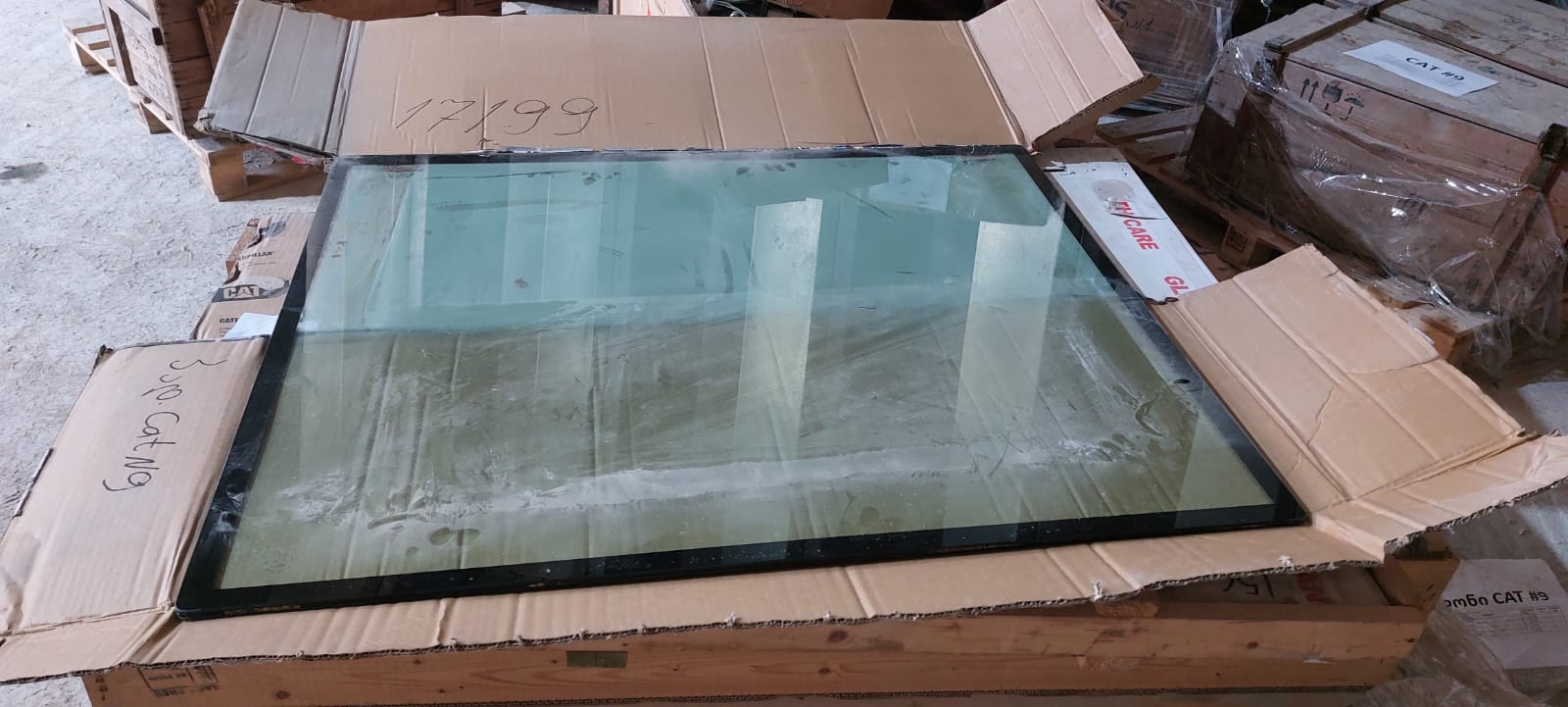 CAT equipment: Window