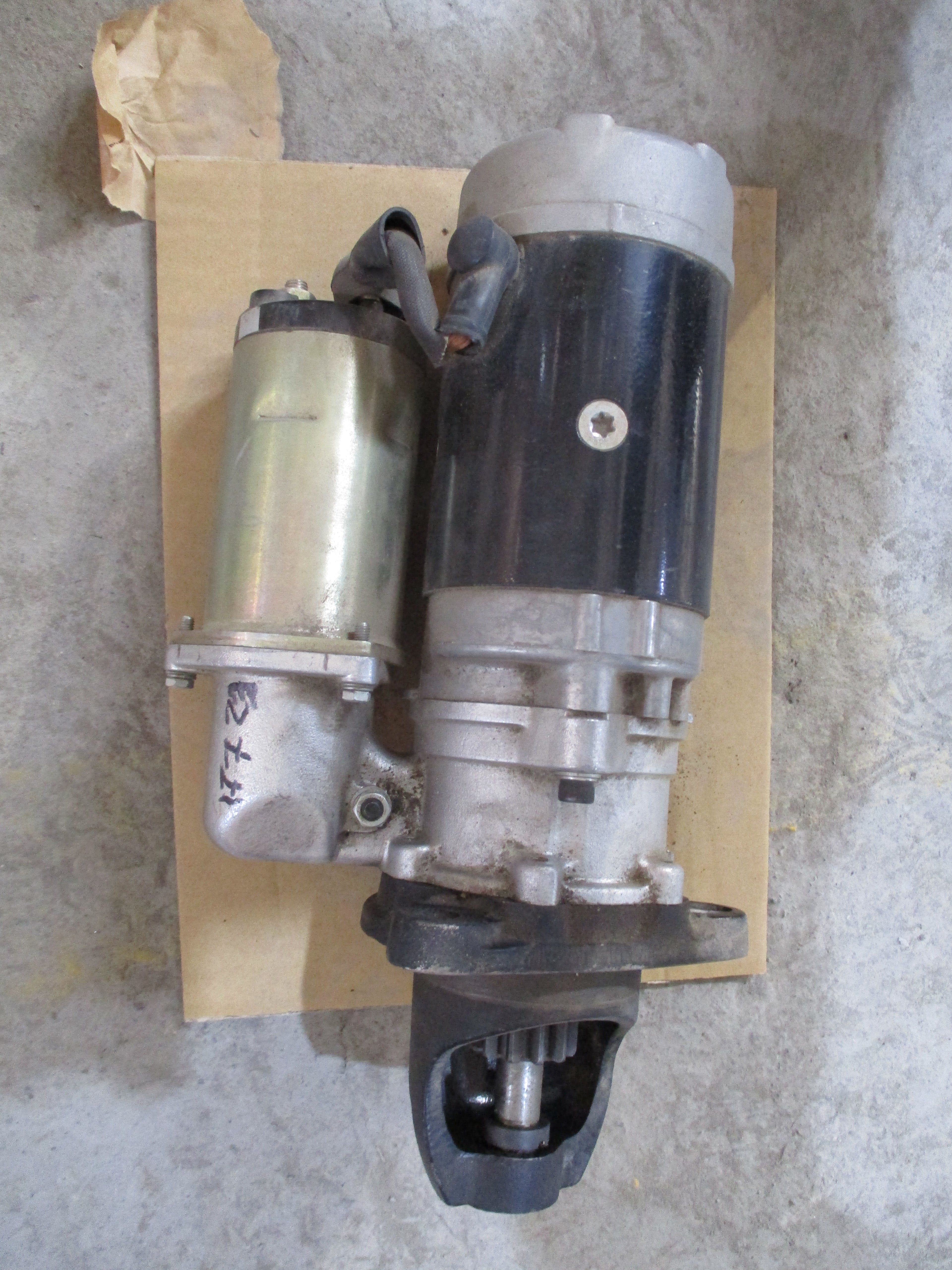 Komatsu D155A-6 DOZER: Starter Motor