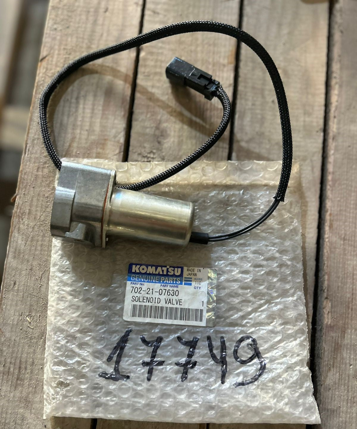 Komatsu D155A-6 DOZER: Hydraulic Pump Solenoid Valve