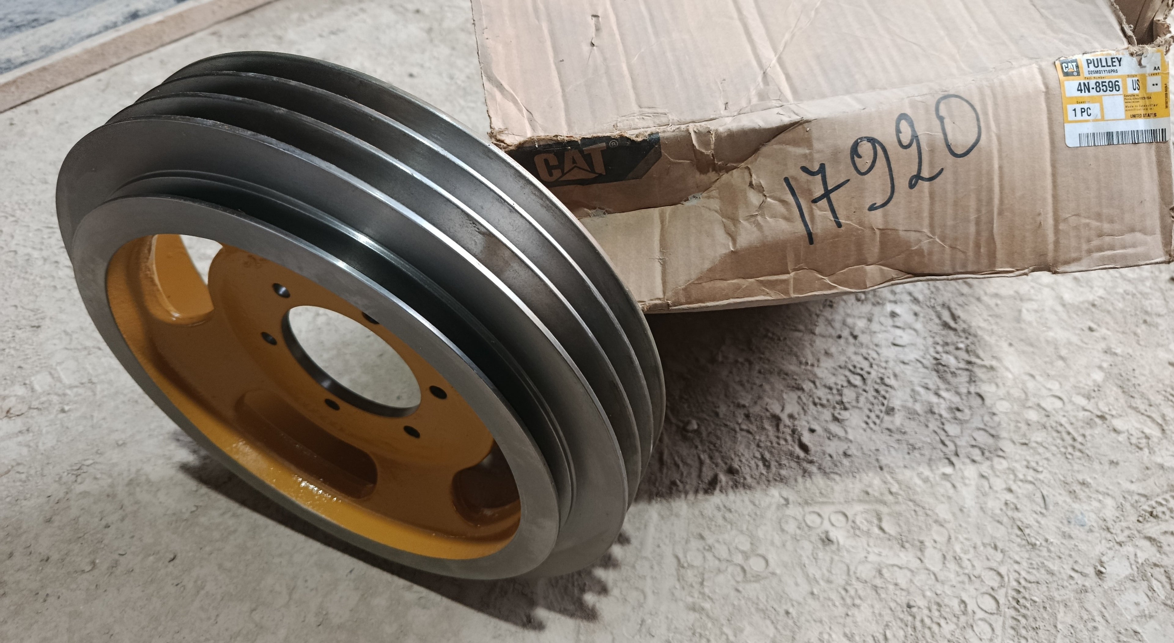 CAT-D8L  DOZER: DRIVE GP-FAN -BELT