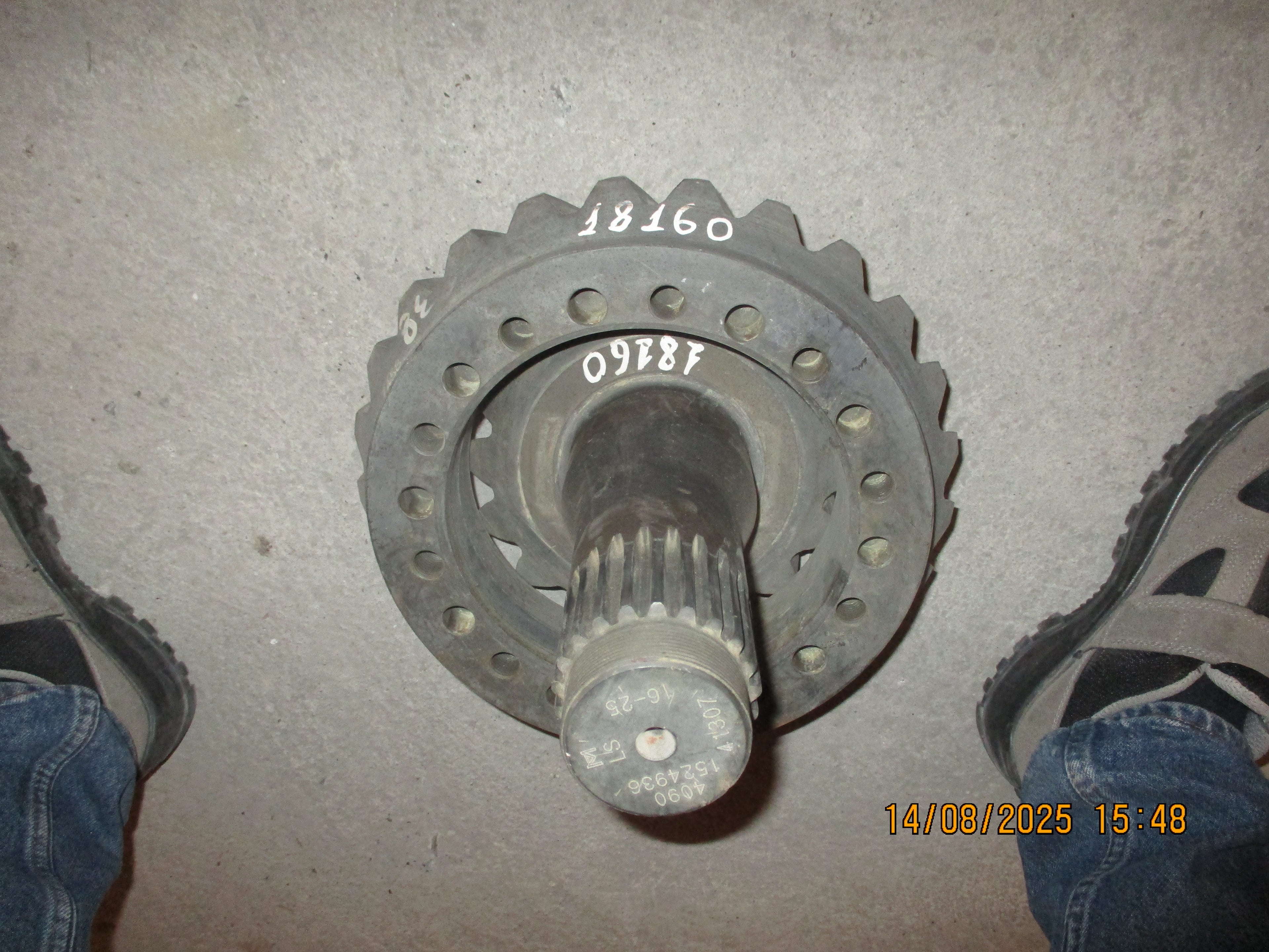 Volvo FMX 440: Rear reduction gear