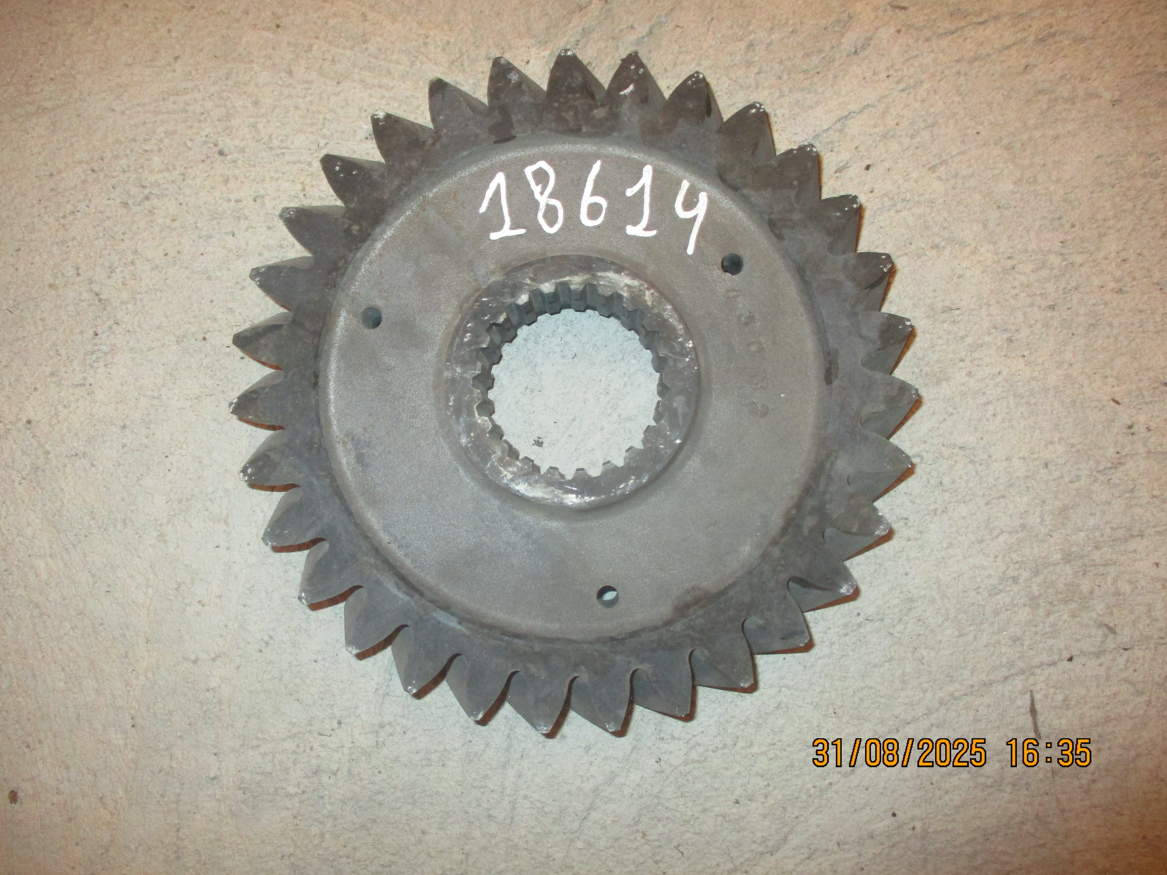 Volvo FMX 440: Reducer gear