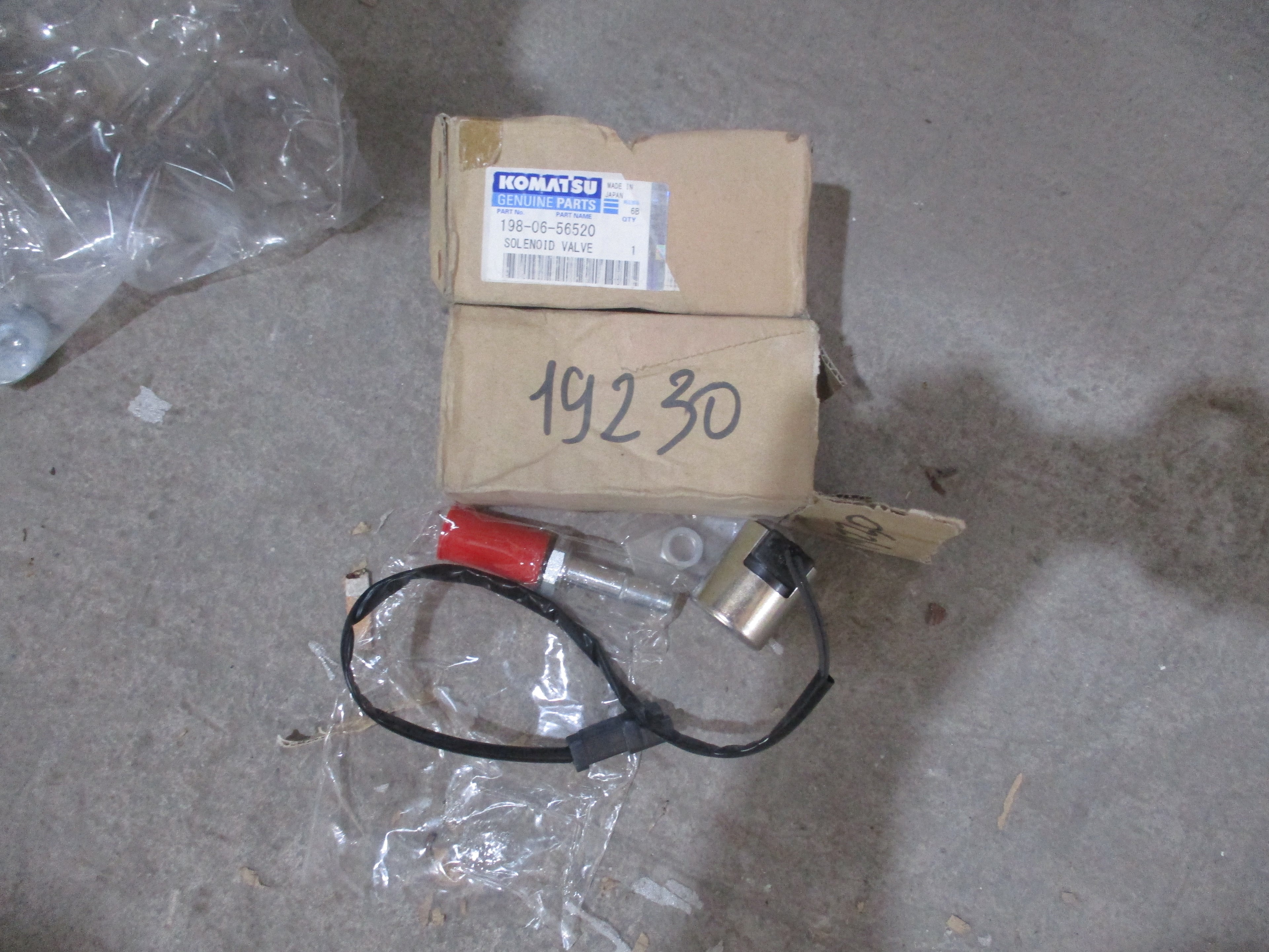 Komatsu D155A-6 DOZER: Solenoid Valve