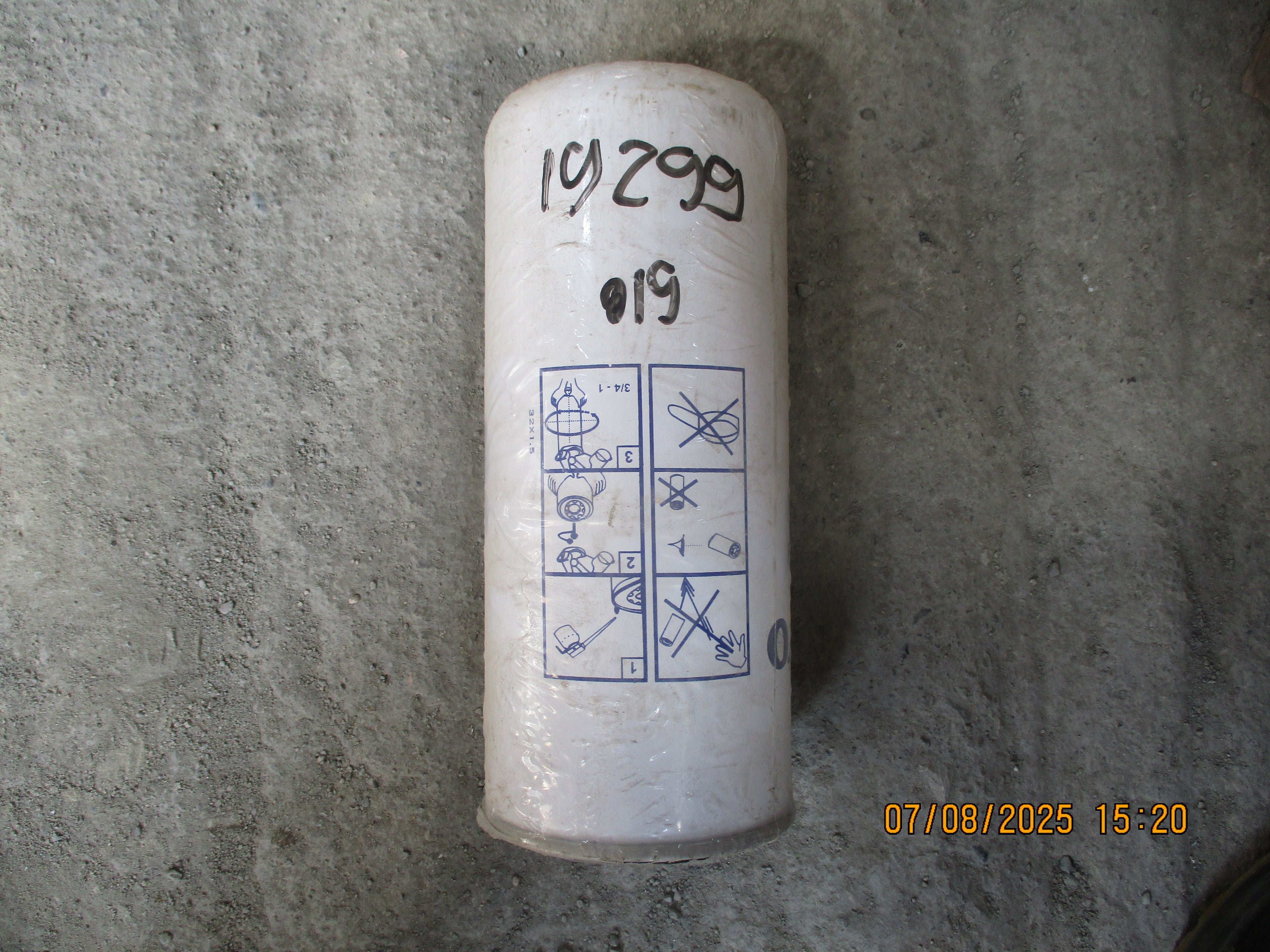 Volvo FMX 440: Fuel filter