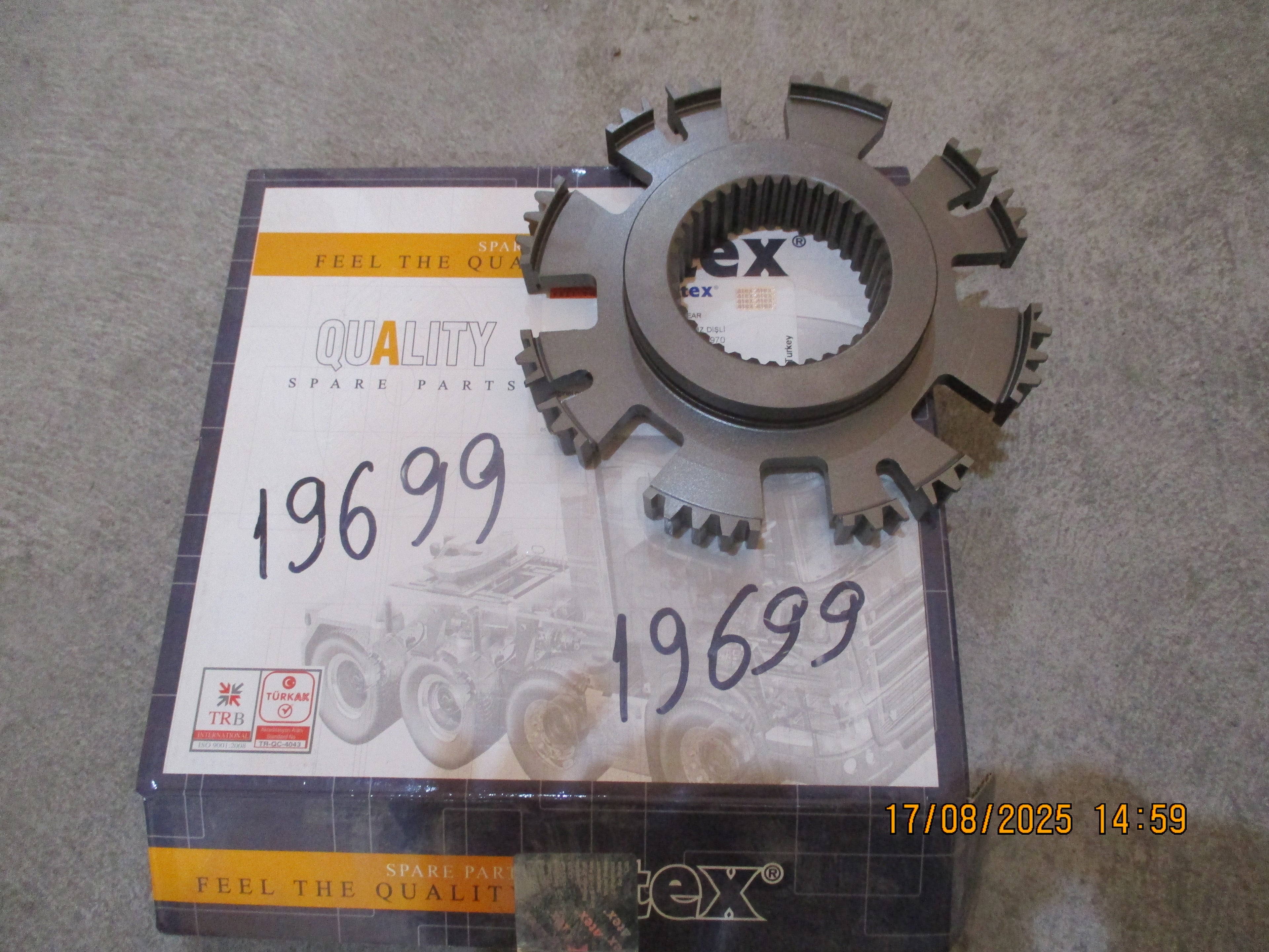 Volvo FMX 440: Synchronizer Hub
