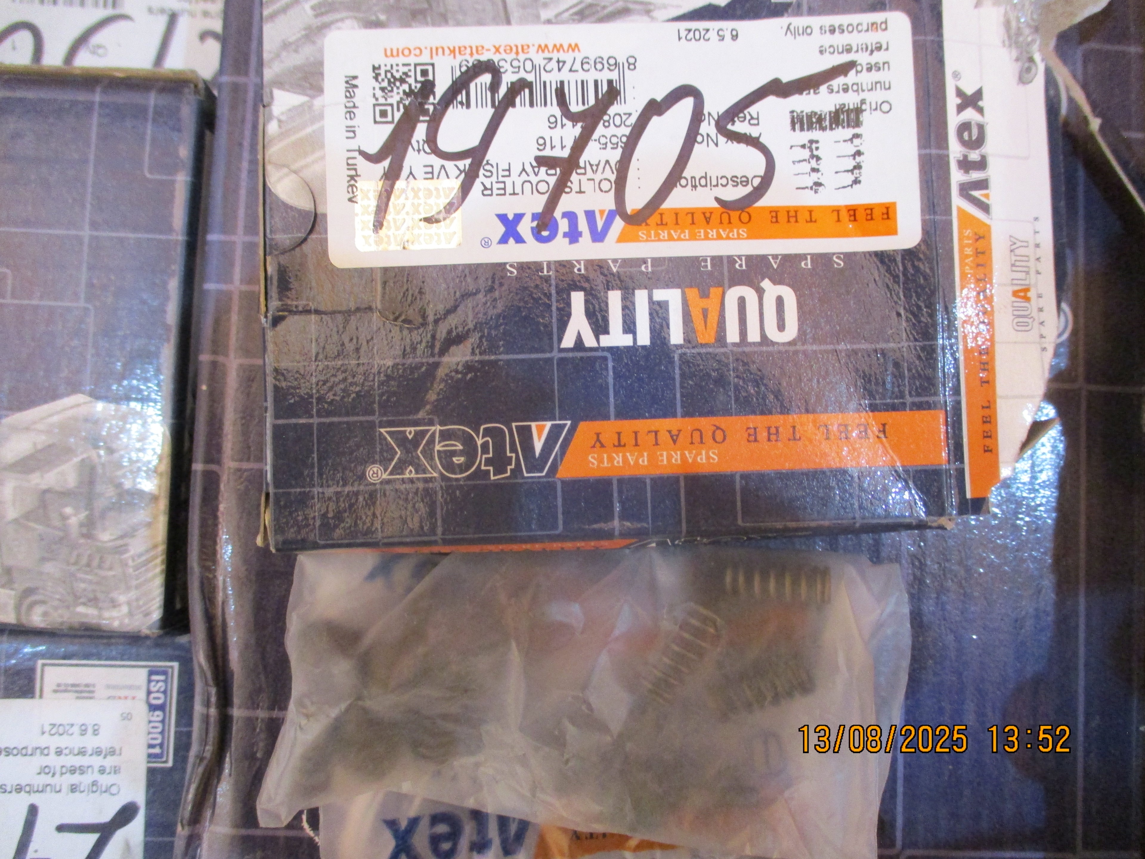 Volvo FMX 440: Repair kit, bolts