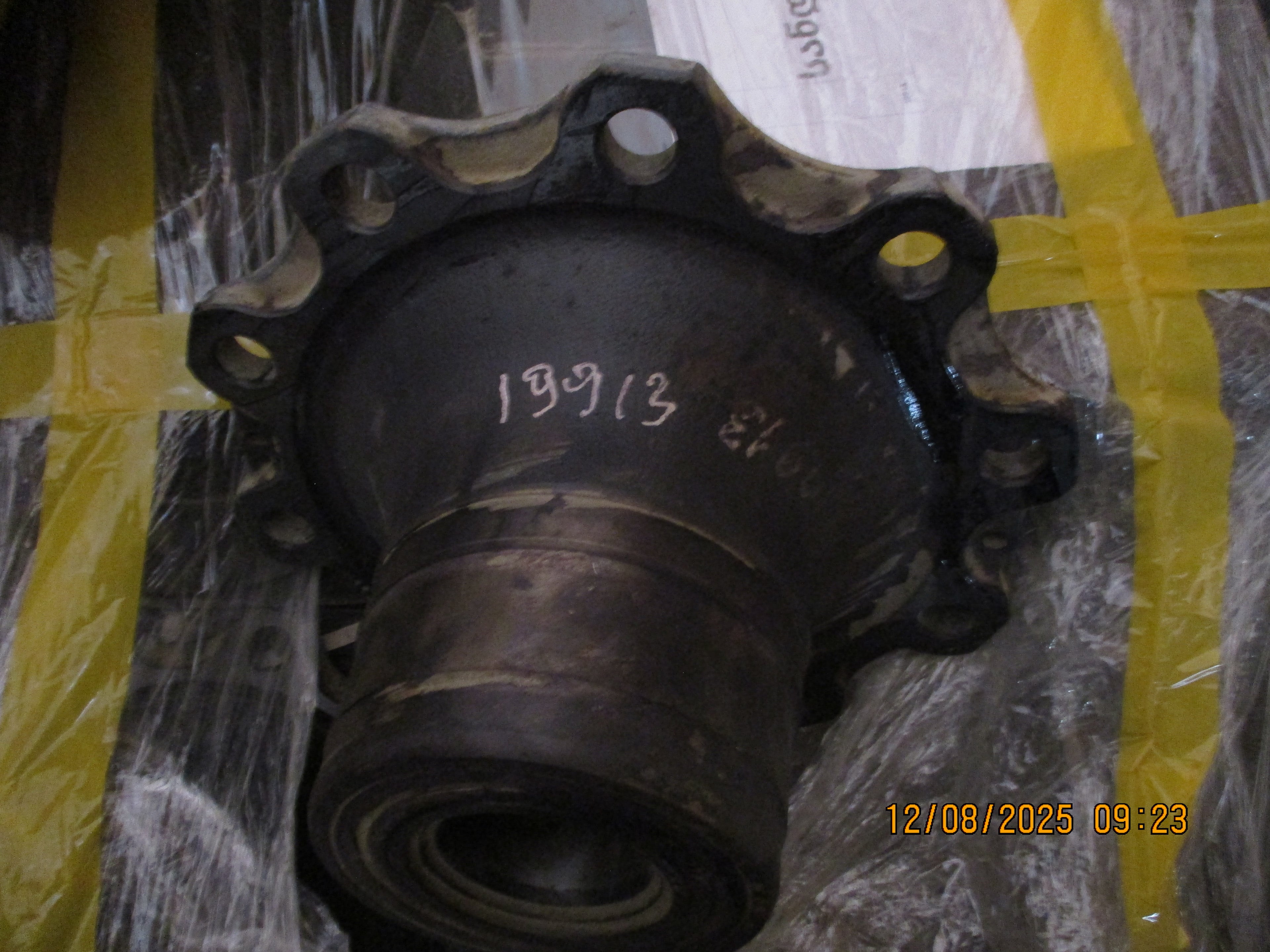Volvo FMX 440: Hub