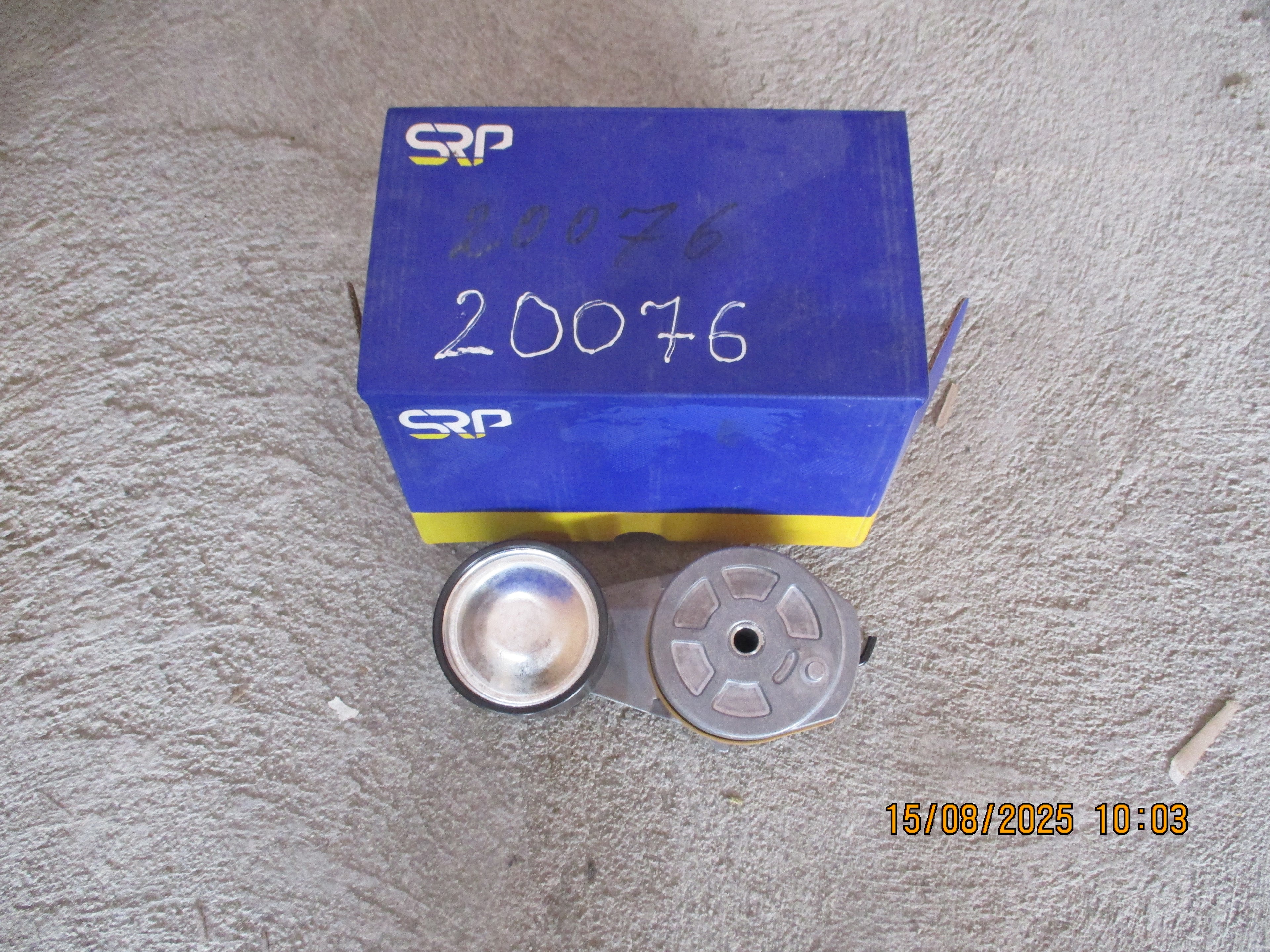 Volvo FMX 440: Belt Tensioner