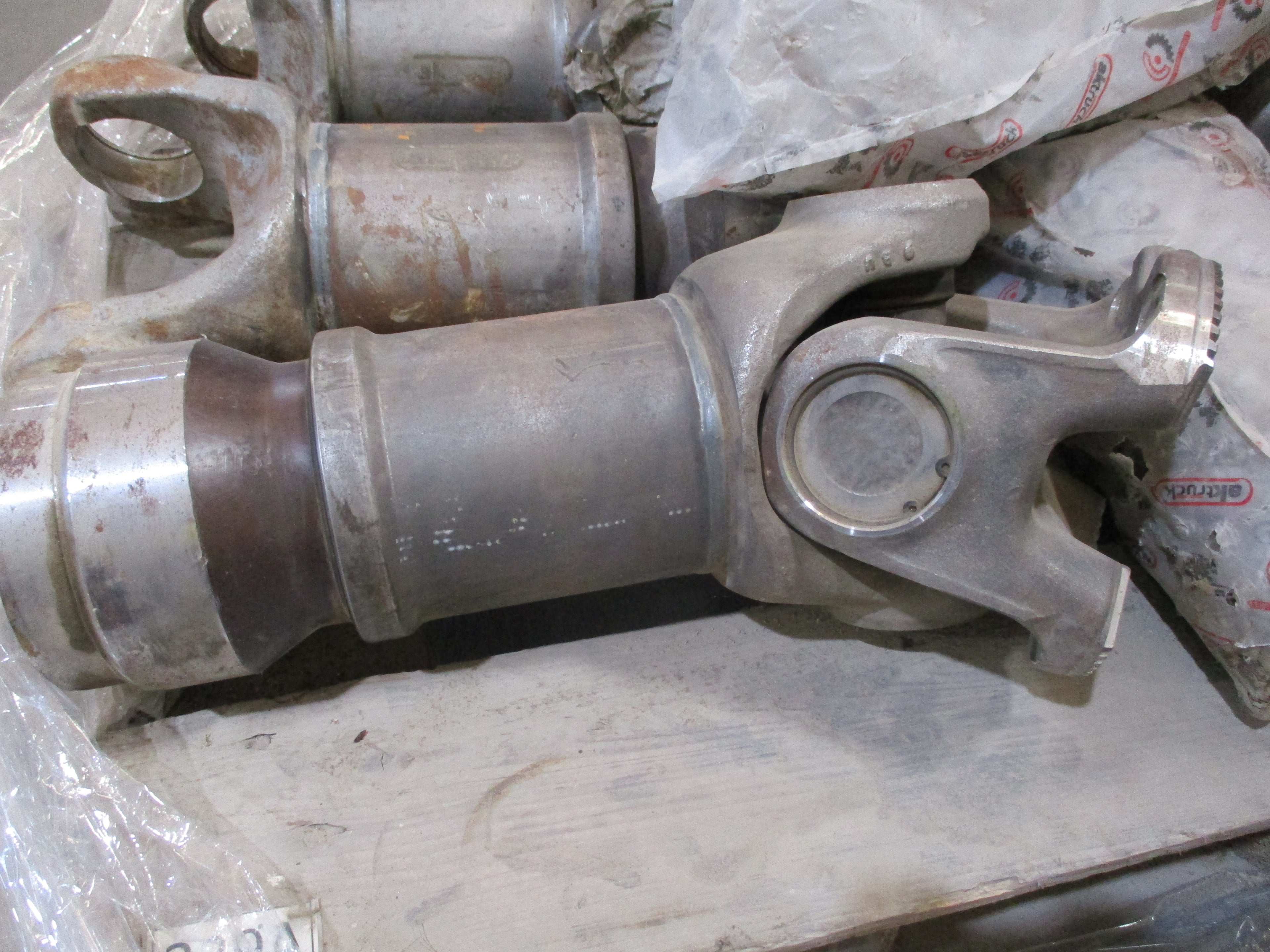 Volvo FMX 440: Drive Shaft Slip Yoke