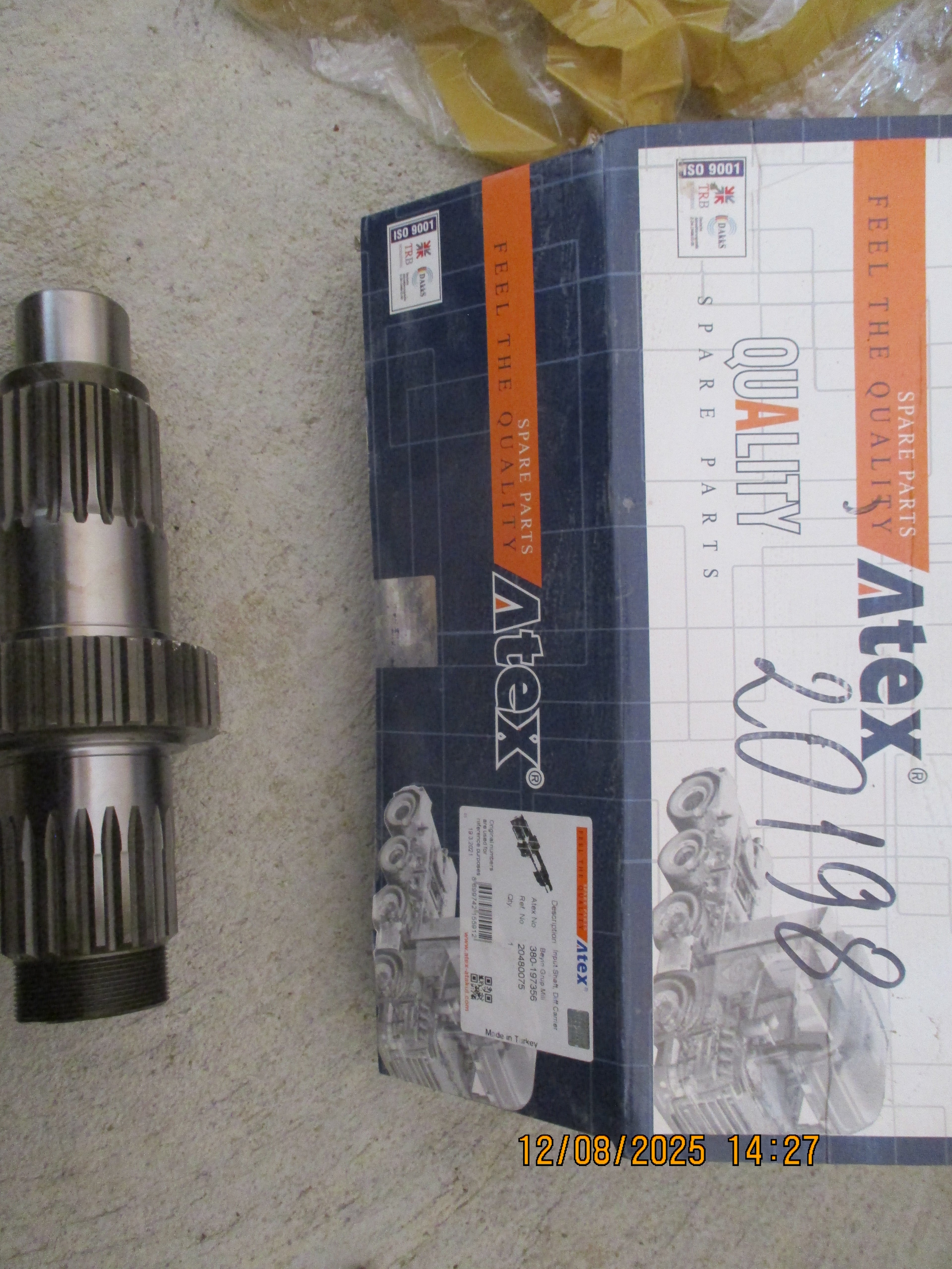 Volvo FMX 440: Steering shaft