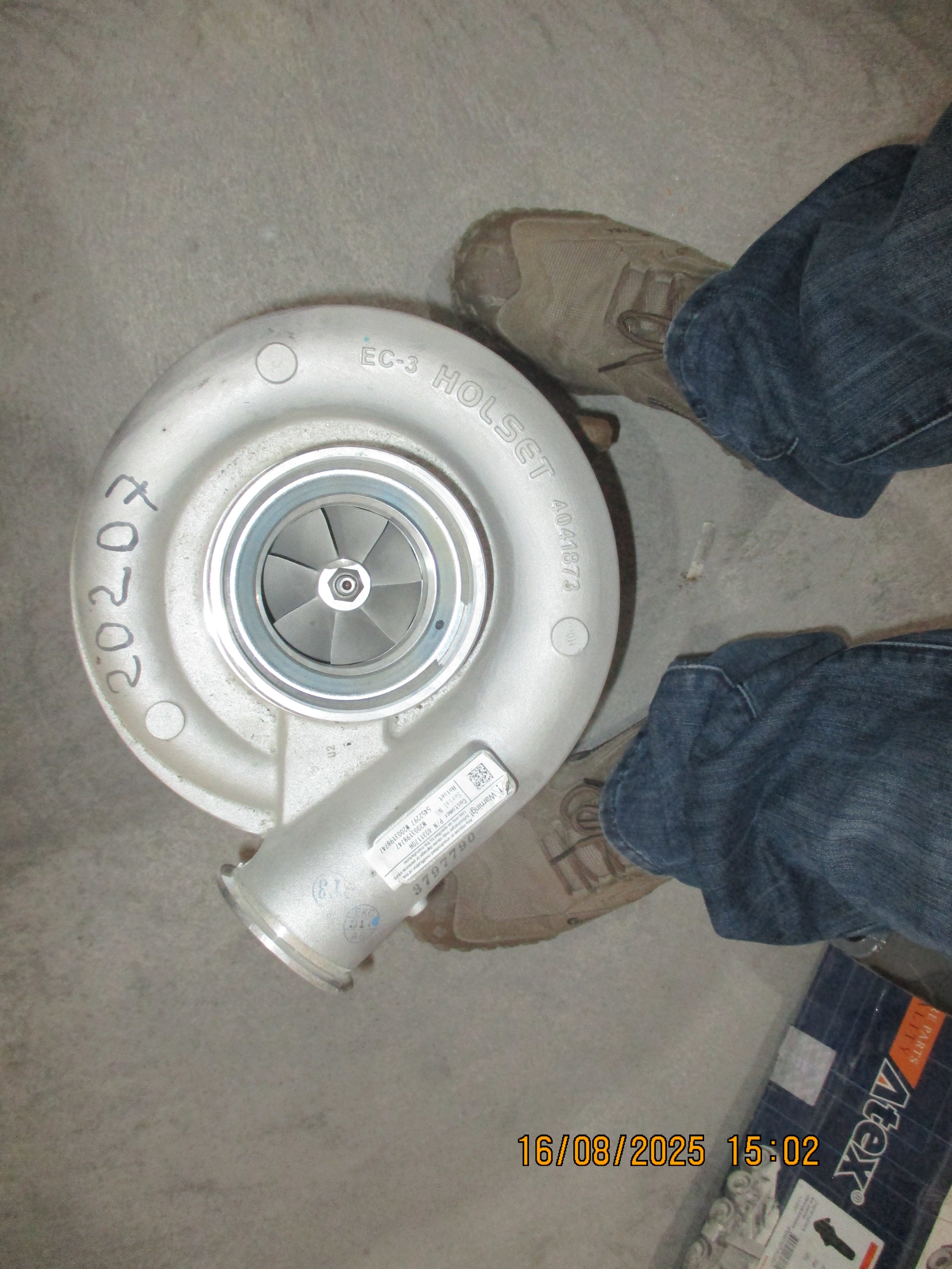Volvo FMX 440: TURBOCHARGER