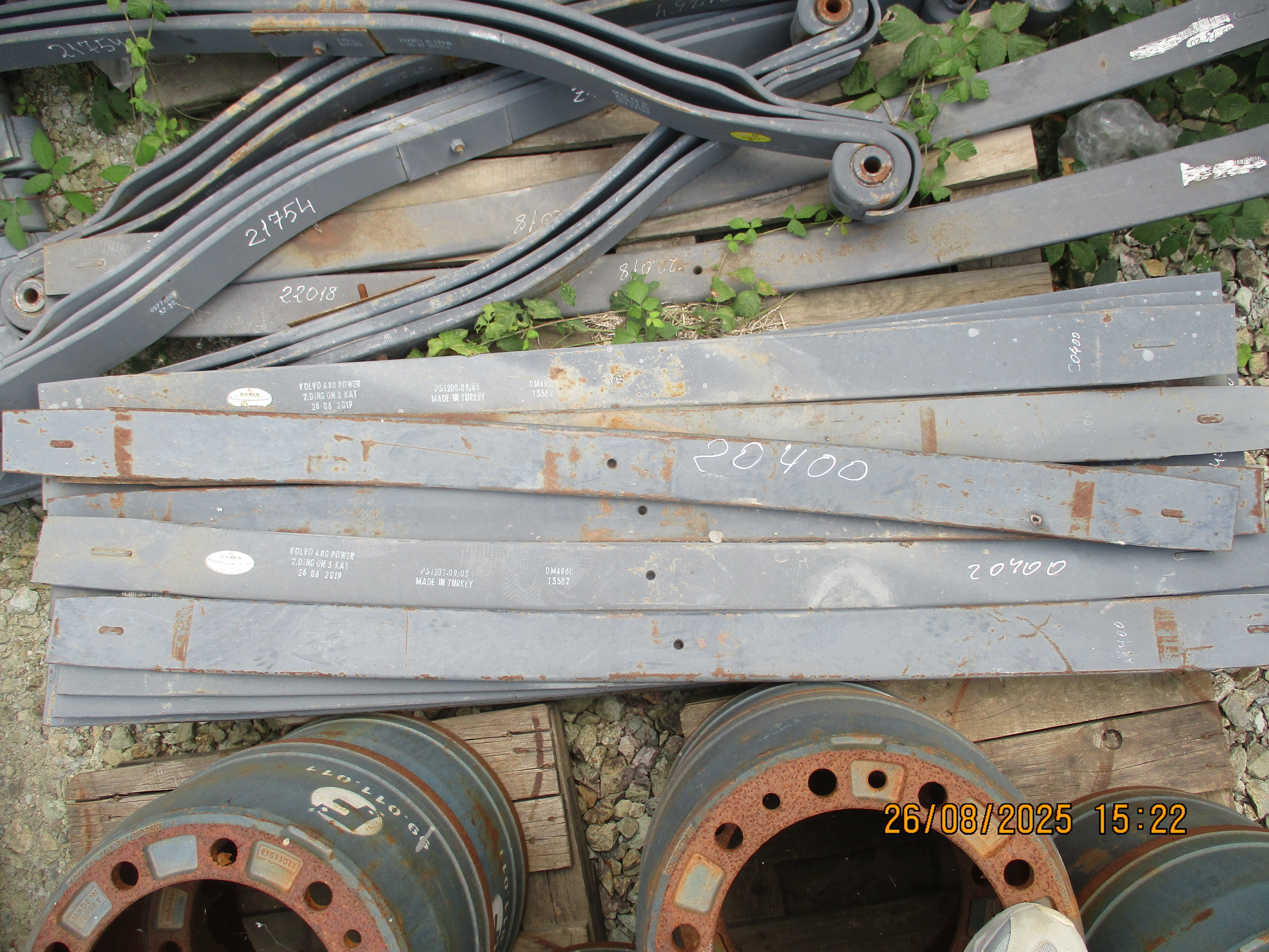 Volvo FMX 440: Middle Spring 3 Plates