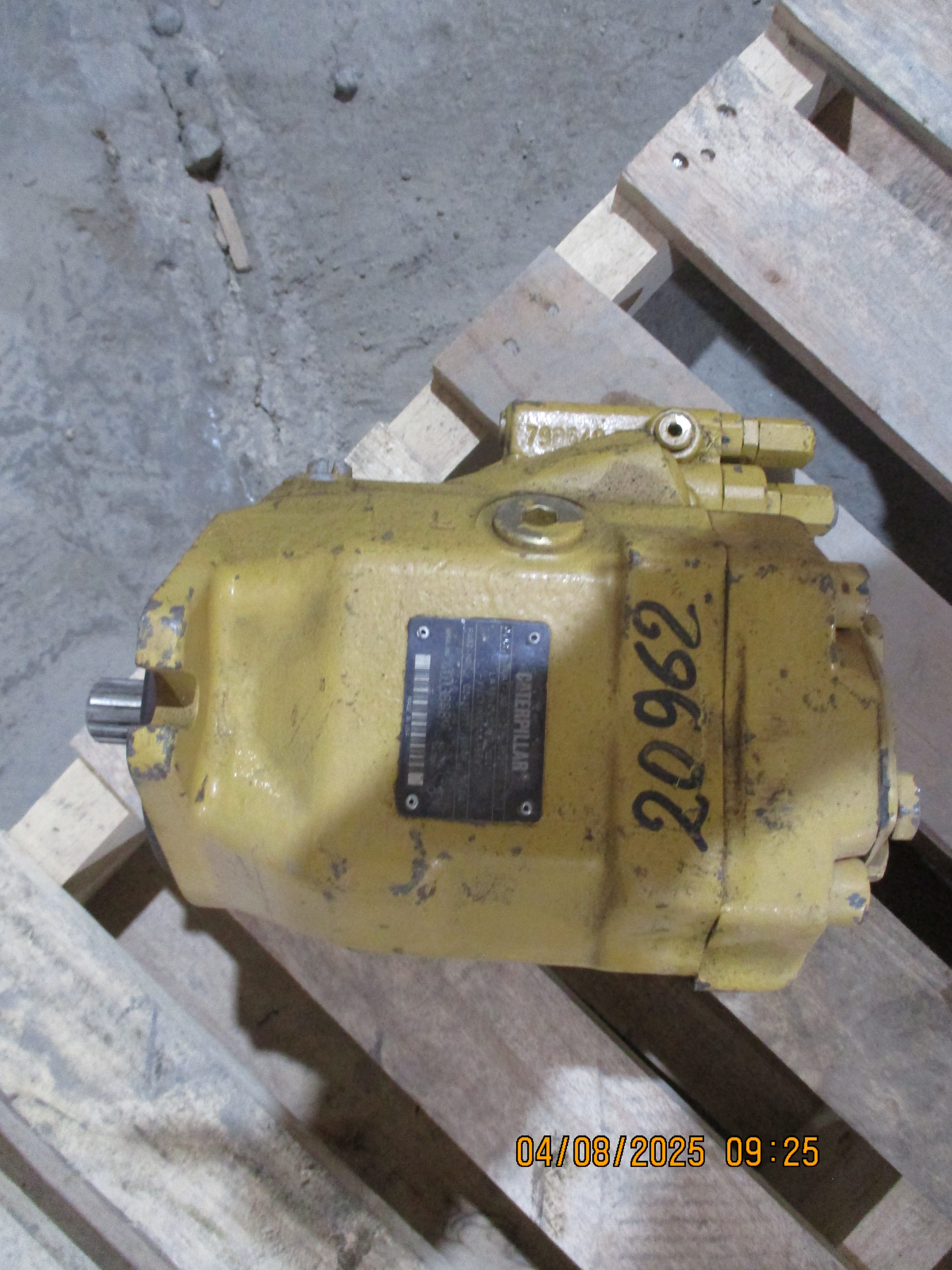 CAT 834G Dozer:	 Hudraulic Pump