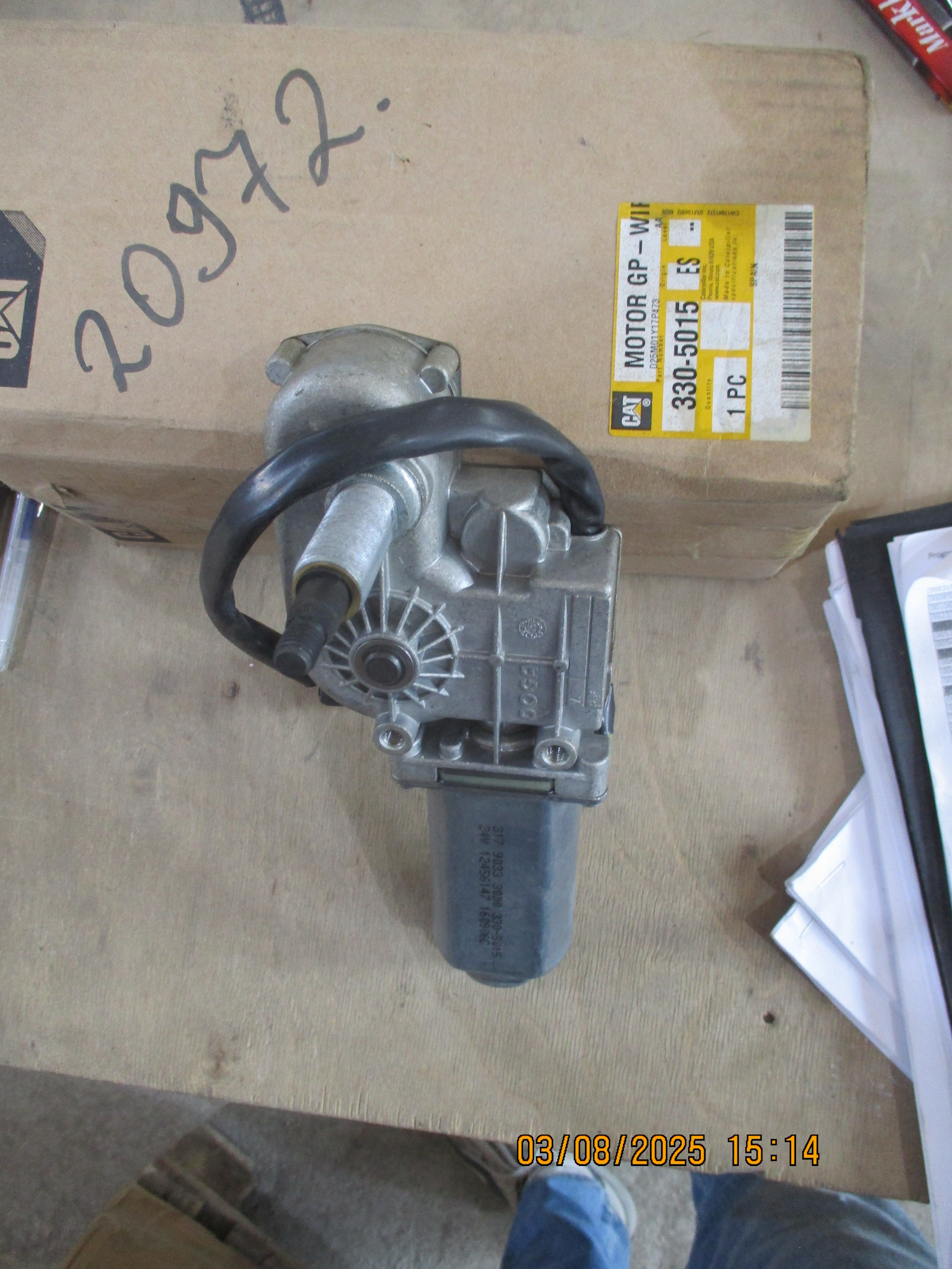 Caterpillar equipment:	 Motor GP- Window Wiper