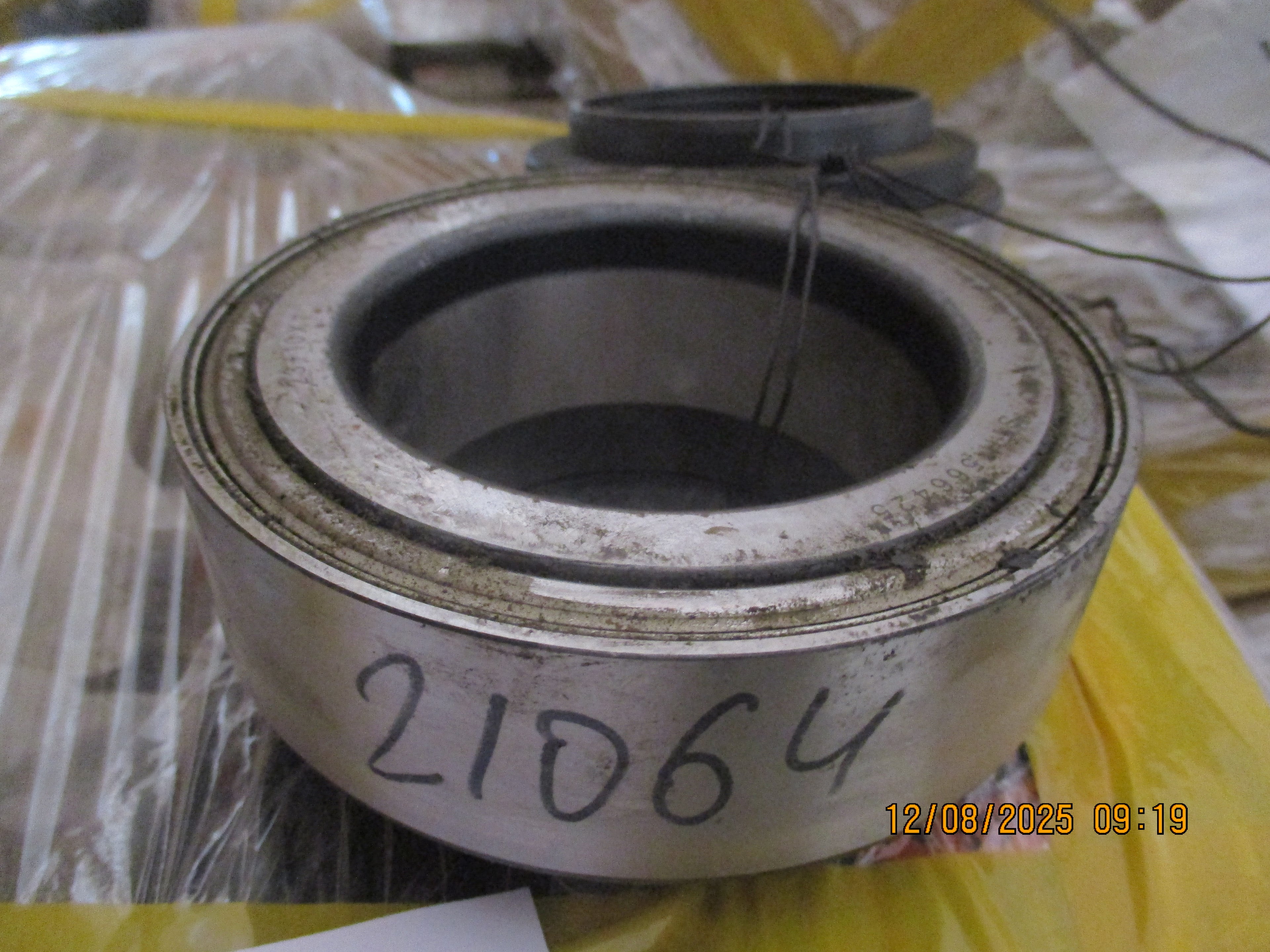 Volvo FMX 440: Wheel Bearing kit