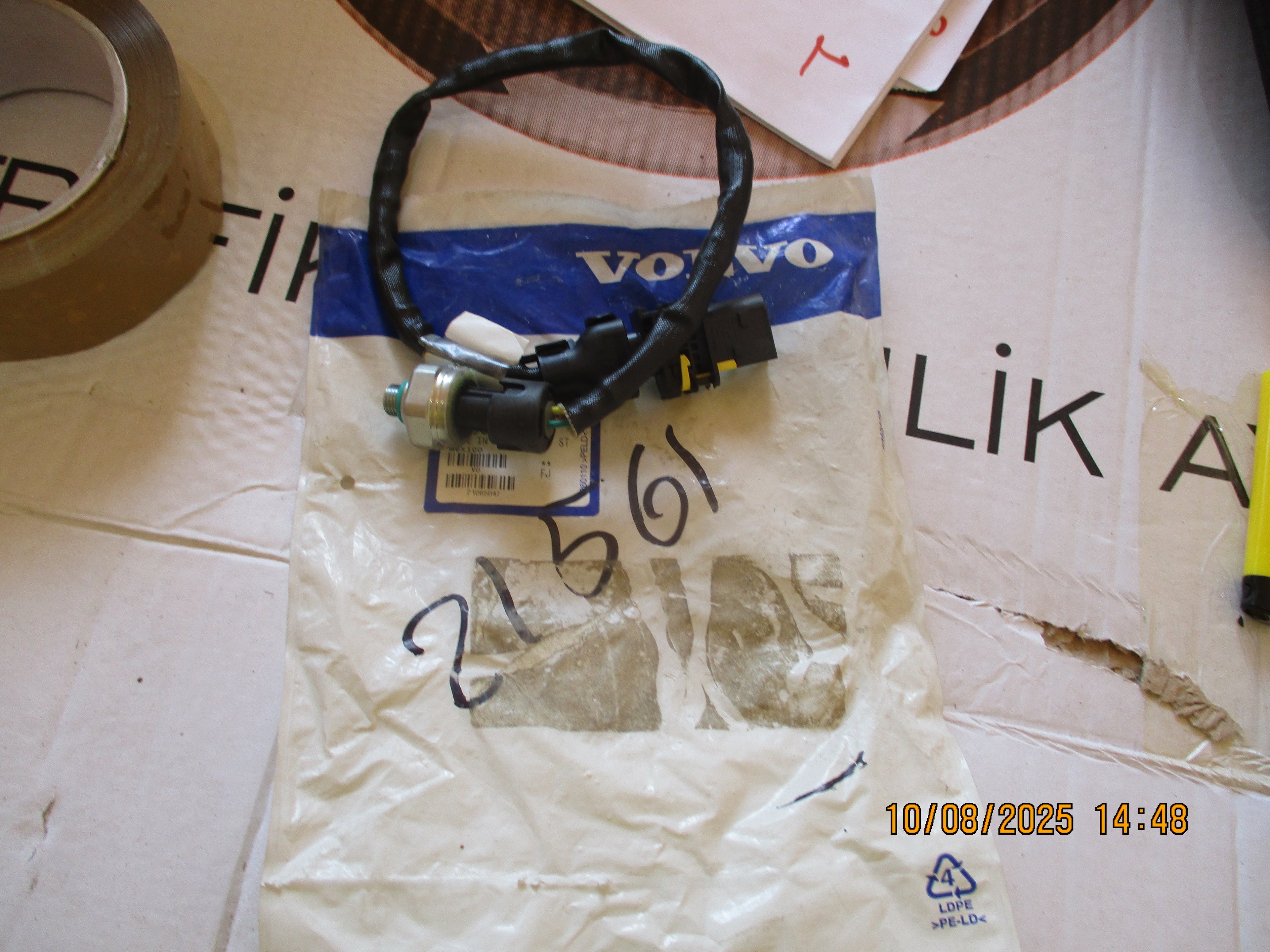 Volvo FMX 440: Air conditioner sensor