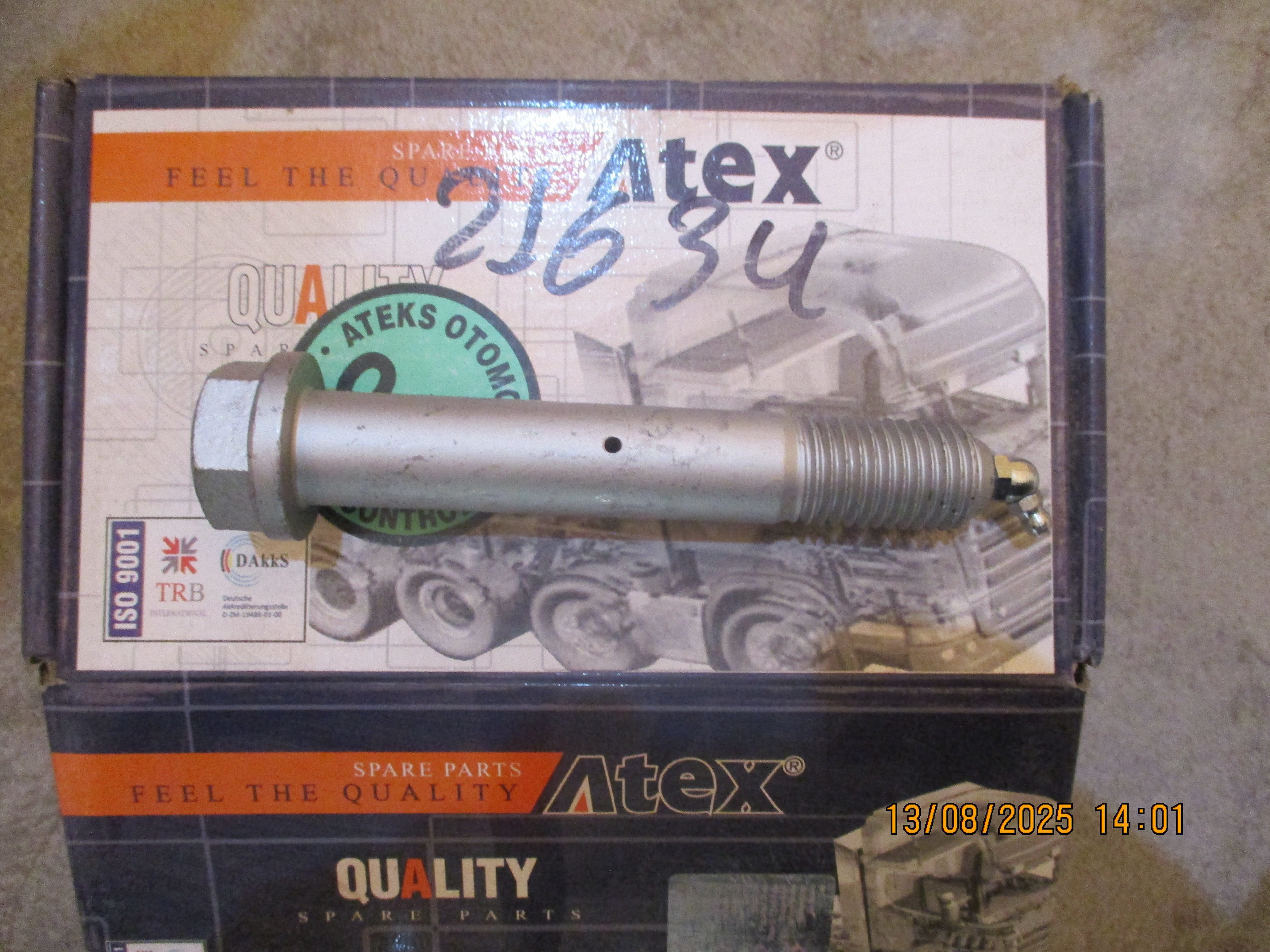 Volvo FMX 440: Suspension spring pin