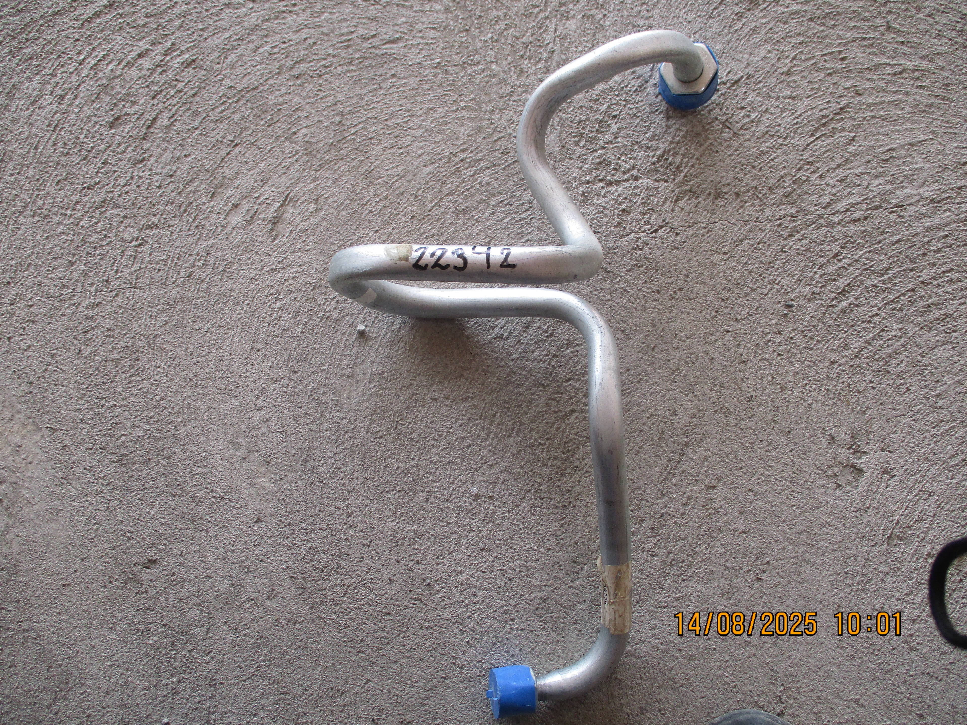 Volvo FMX 440: Compressor pipe (short coiled)