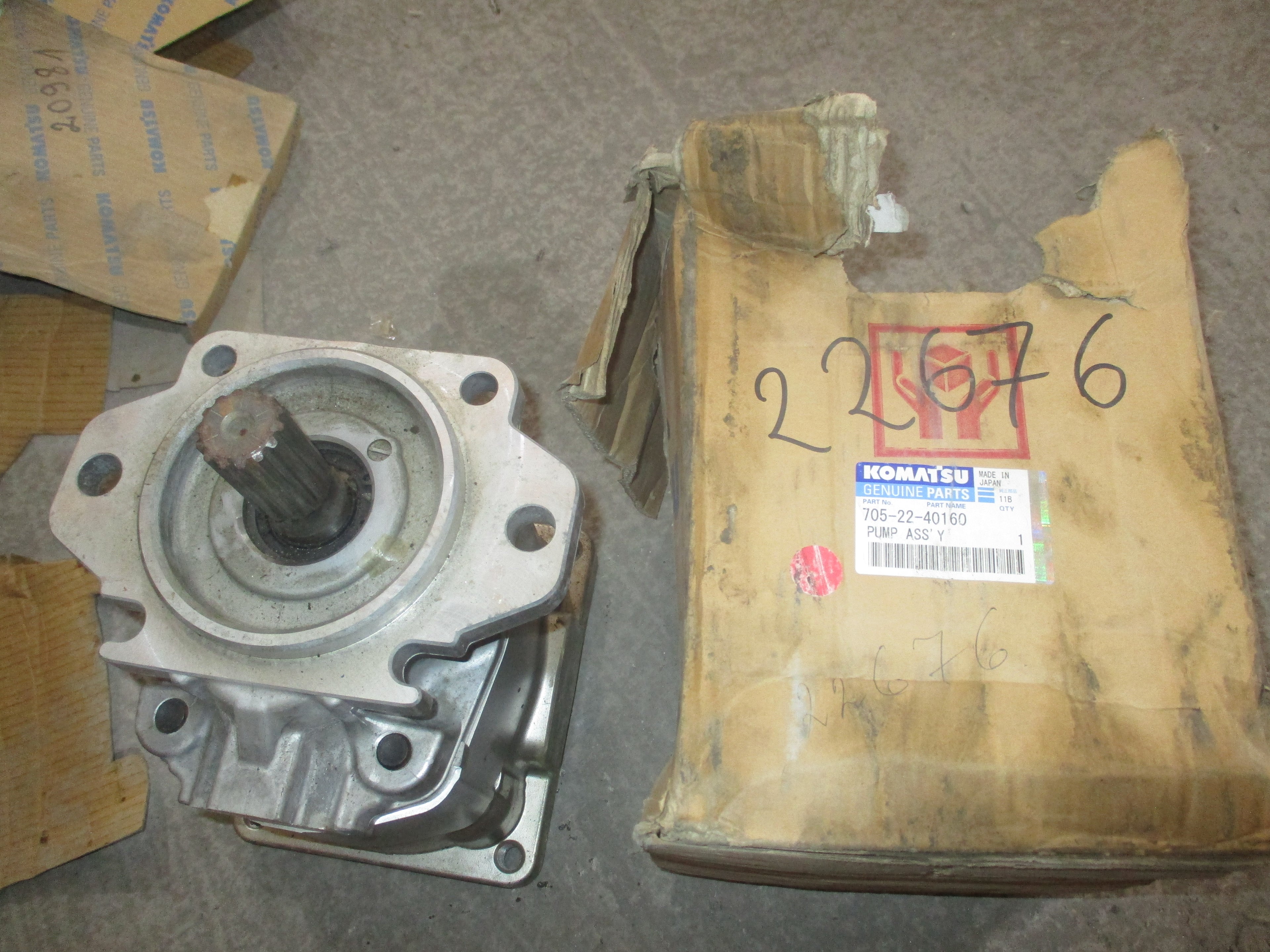 Komatsu Bulldozer  D155A-6: Hydraulic Pump