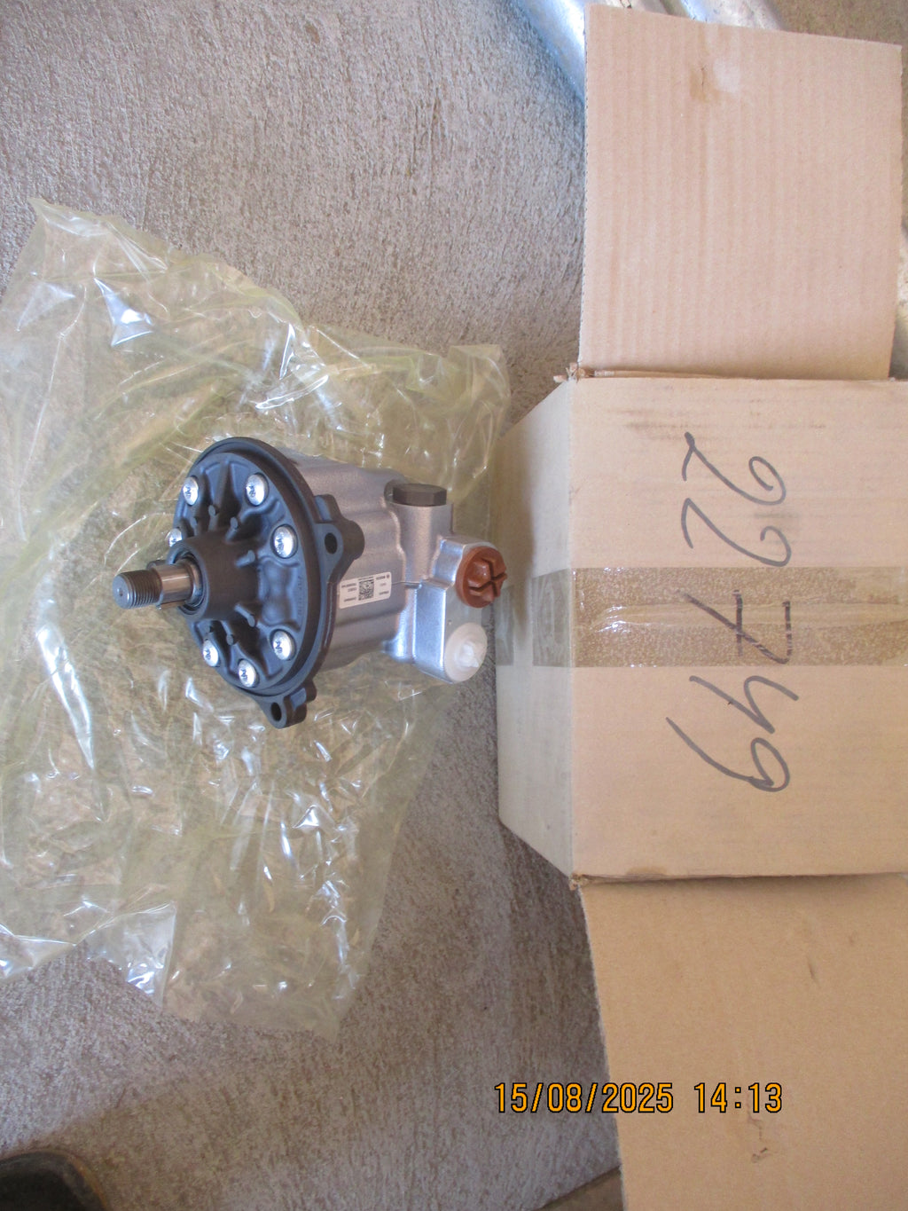 Volvo FMX 440:  Steering pump