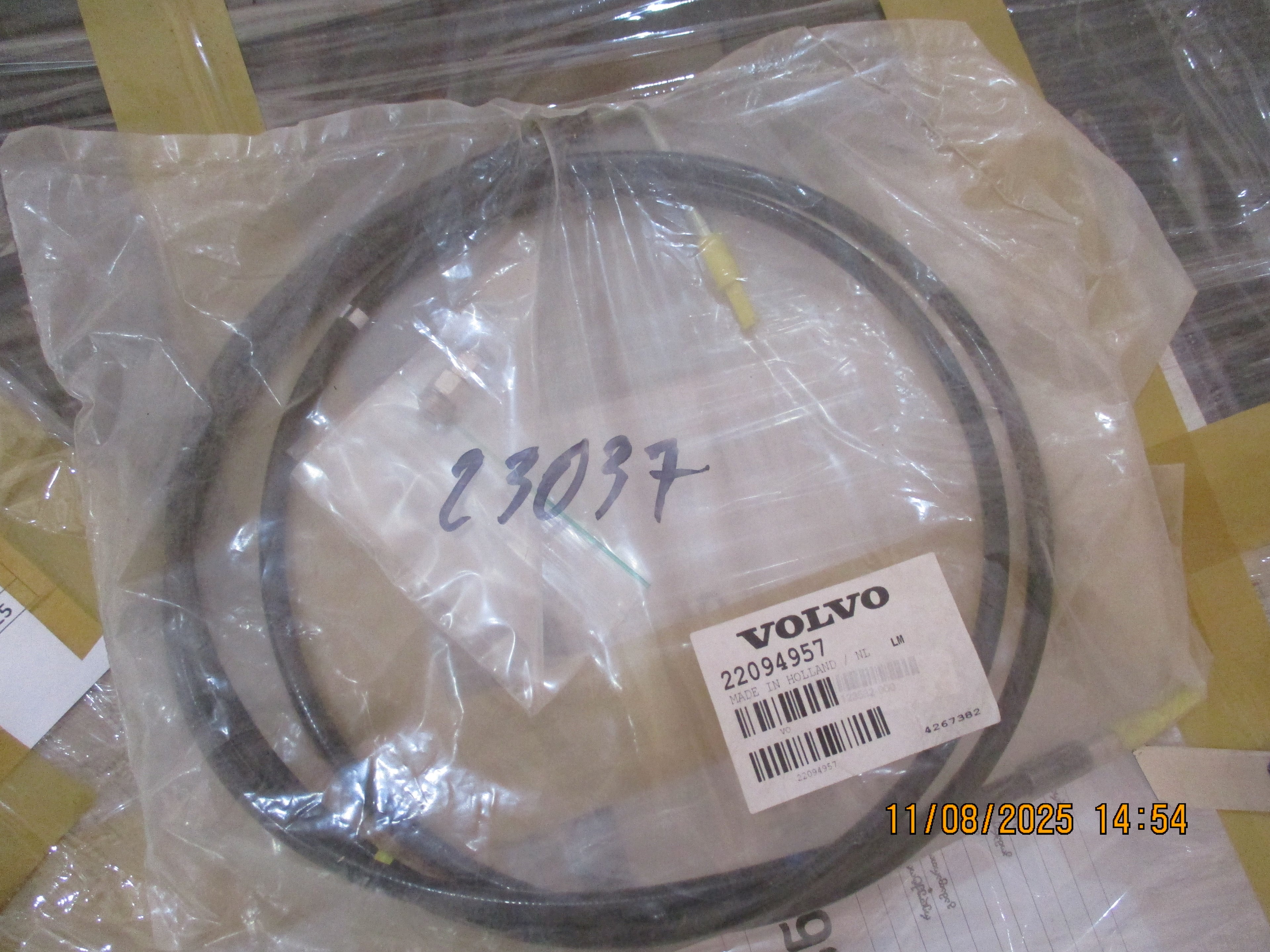 Volvo FMX 440: Cab Tilt hose